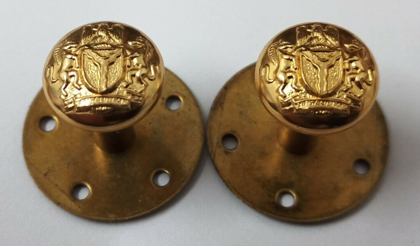Genuine Nigerian Issue Unity and Faith Insignia Gold Screw Buttons 13mm X2 V165X