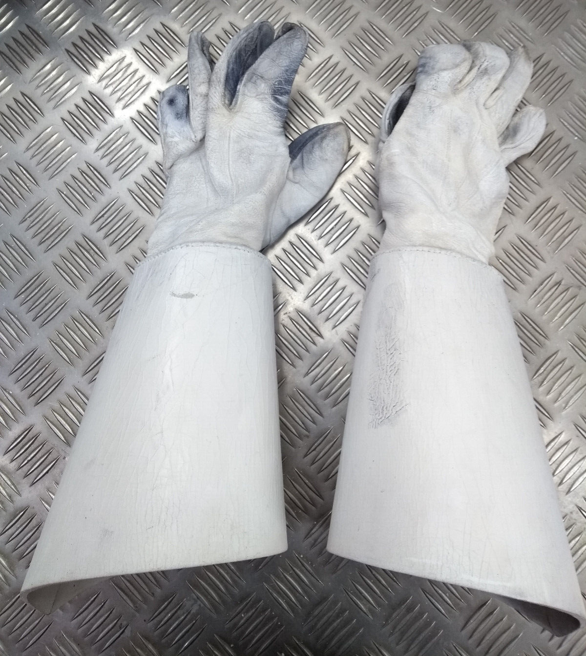British Army Household Cavalry White Leather Gauntlet Parade Gloves Size 9.5