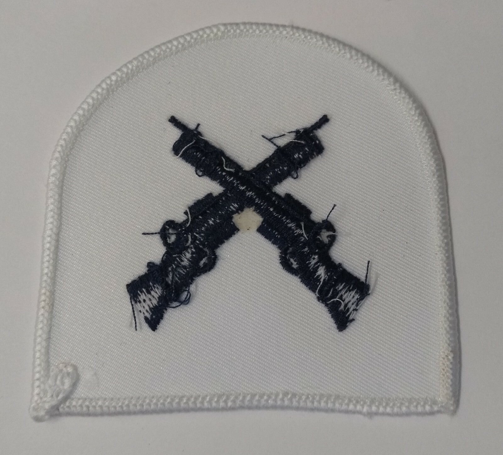 Genuine British Royal Navy White Qualification Marksman Badge All Rates