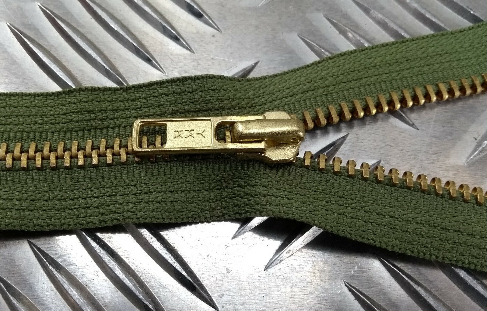 Genuine British YKK 22cm Closed End Metal Zip Zipper Green