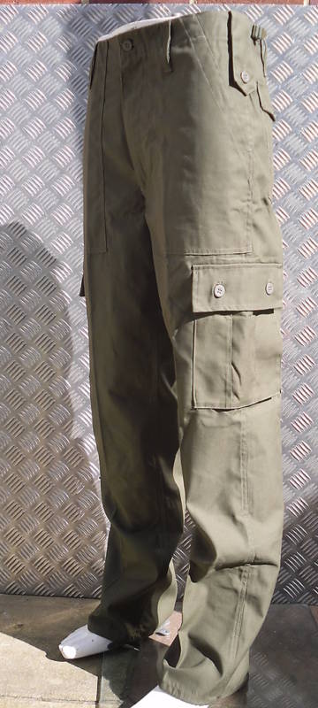 Green Military Style Combat Cargo / Utility / Field Trousers Size 28"-32" - NEW