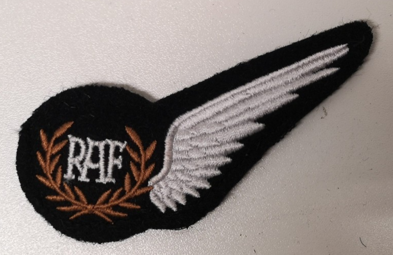 RAF Royal Air Force Airborne Specialist Cloth Half Wing Brevet Badge