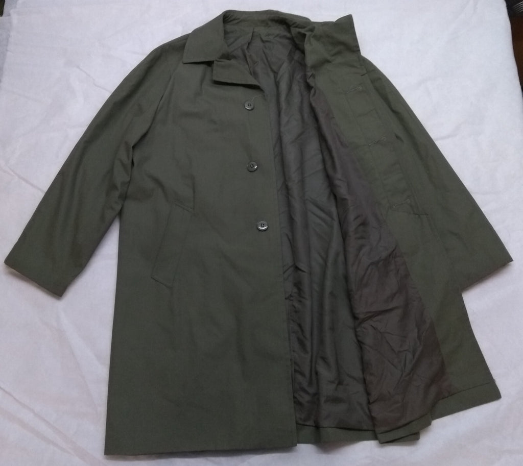 Single Breasted Raincoat British R.M Mid Green Lightweight Tropical Rain Mac