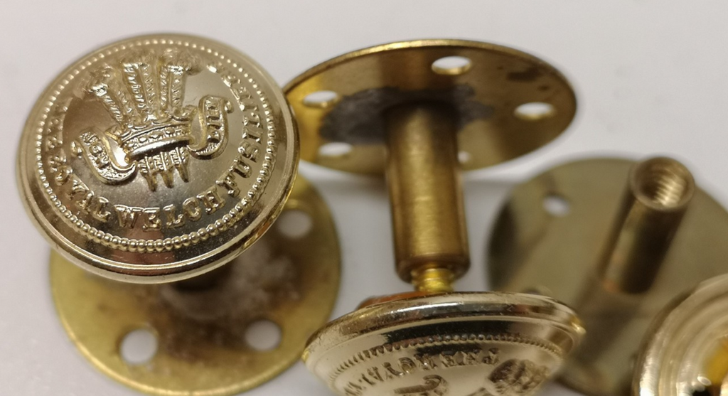The Royal Welch Fusiliers RWF Insignia Gilt Buttons Screw Base 30L x3