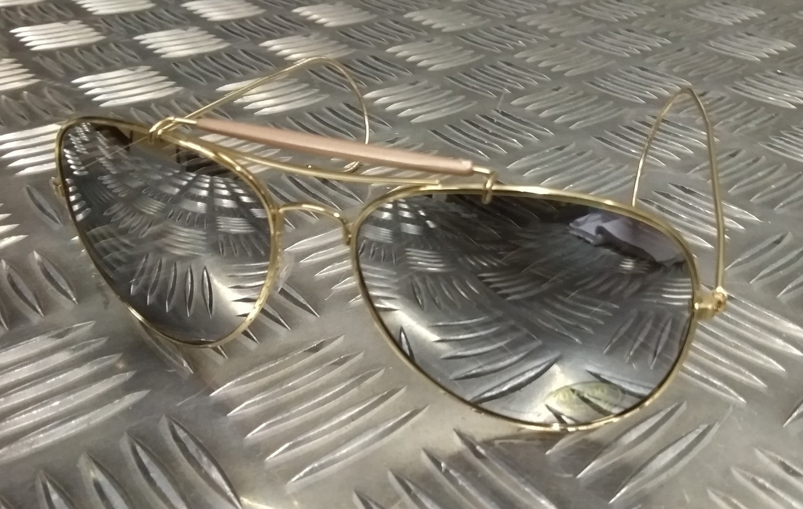 Top Gun Retro Style Aviators / Pilots Sun Glasses 3 Lens Options UV 400 Spec