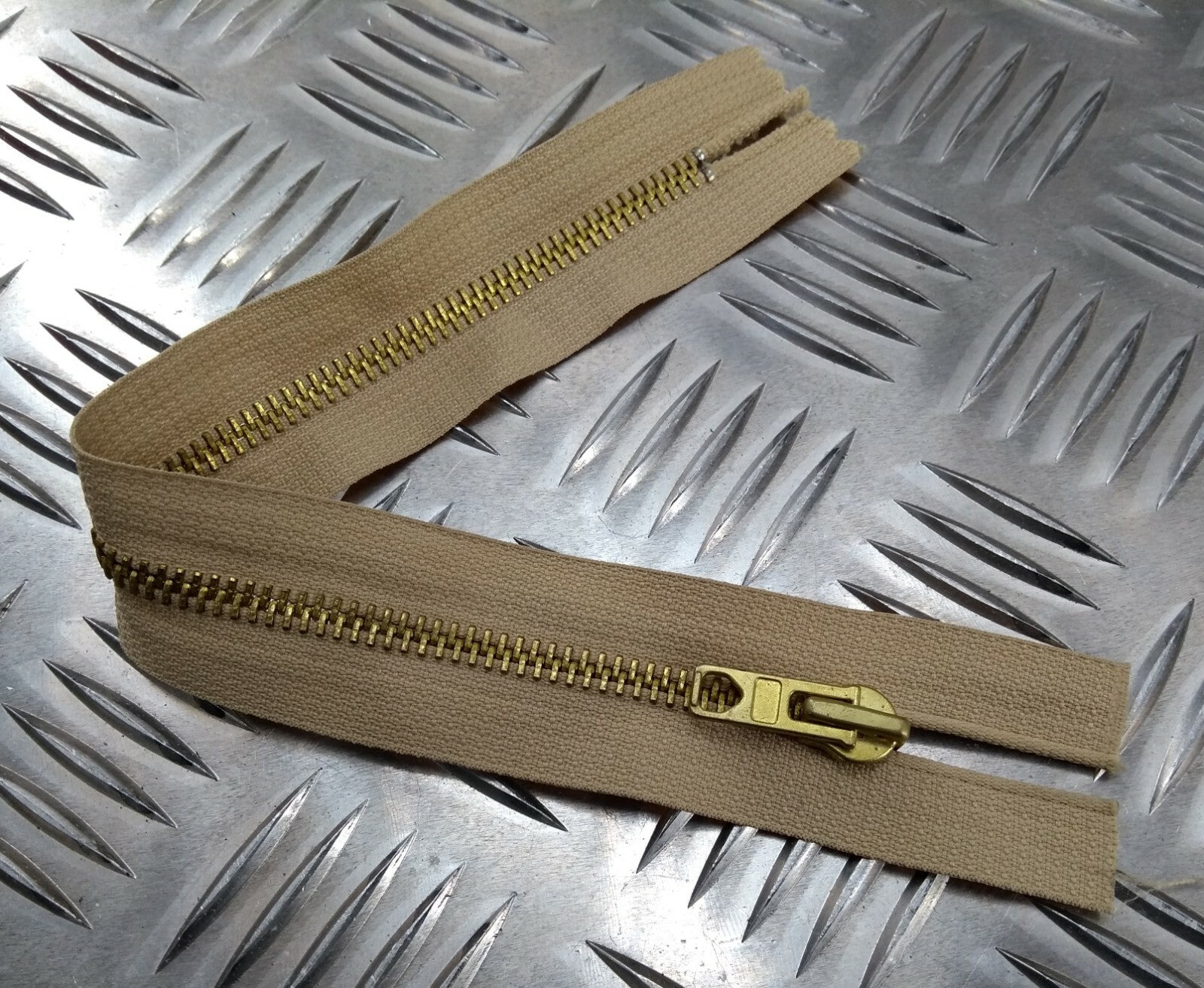 Genuine British Issue 23cm Closed End Metal Zip Zipper Beige