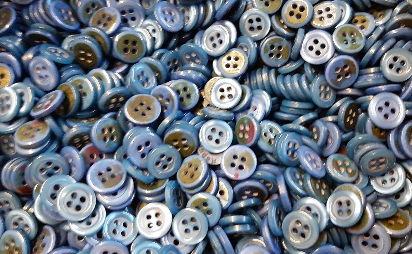 100 Vintage Buttons 4 Hole Shirt / Shank Anchors Pearlesque Blue 11.3mm NOS