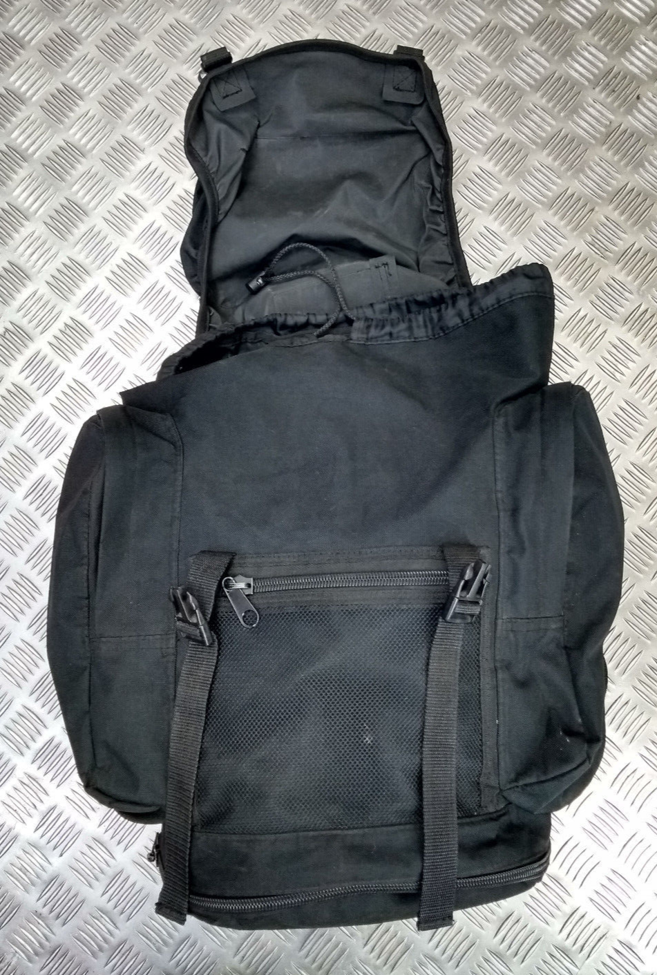 British Army 30 litre Black Field Daysack Rucksack Backpack