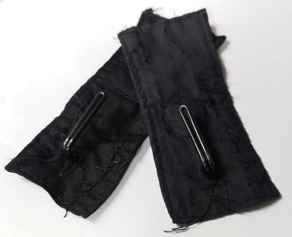 Jacket/Tunic Metal Waist Belt Hooks Black or Brass 1 Pair Genuine British Army