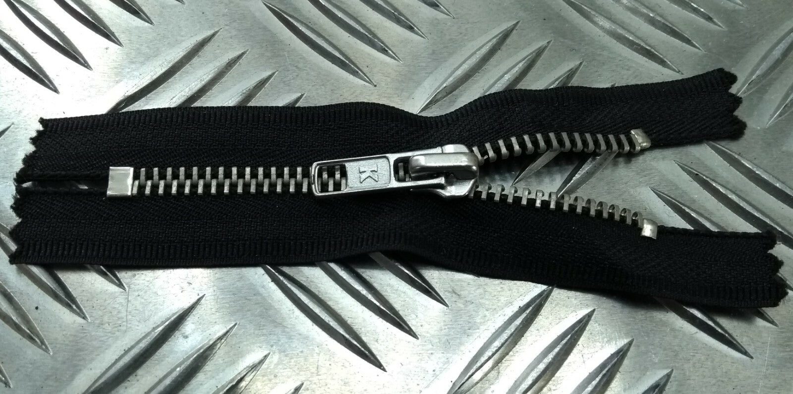 Genuine British Issue Black 10cm Closed End Metal Zip Zipper