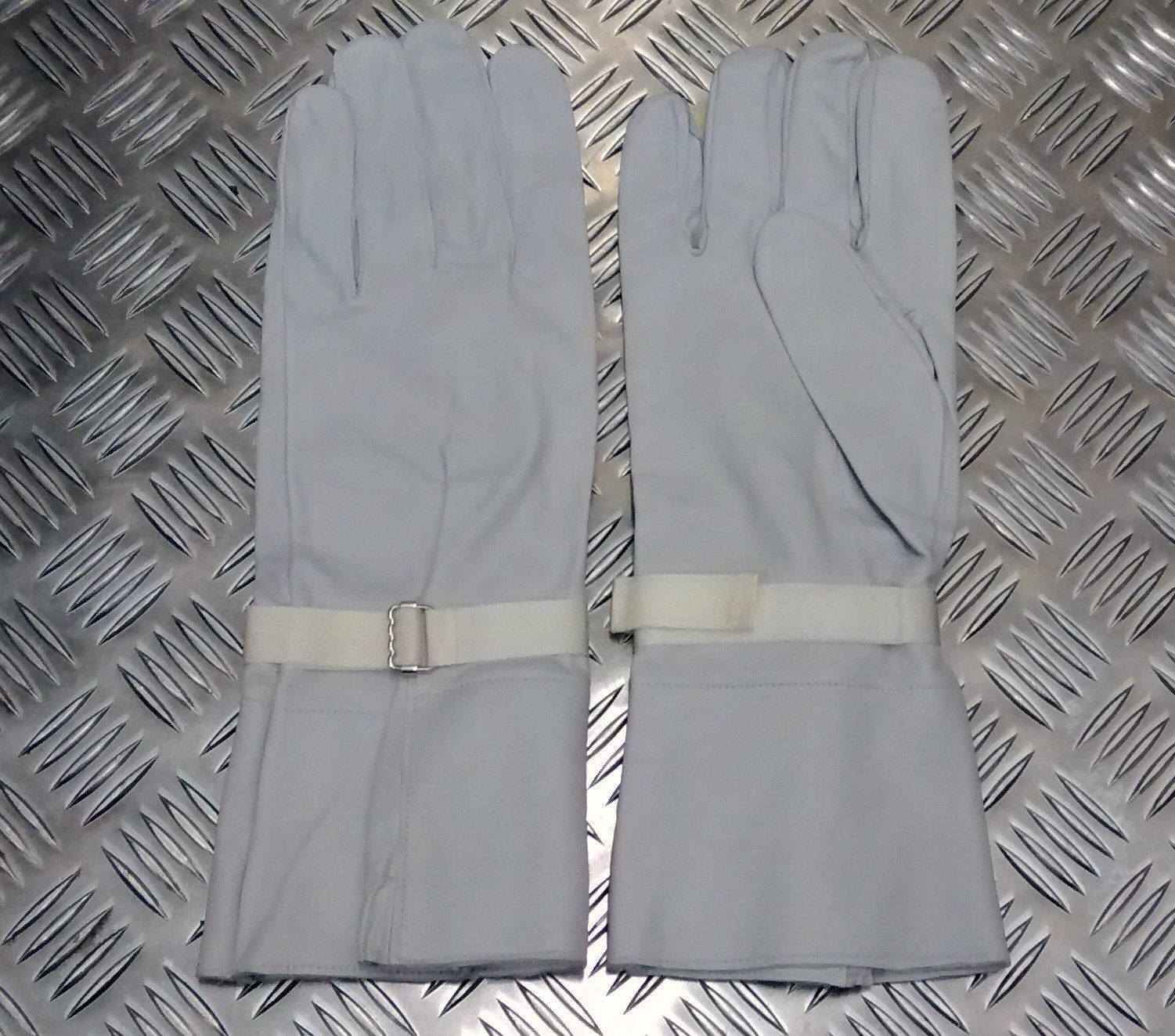 Genuine British Light Grey Leather Ceremonial Gauntlet Gloves- NEW