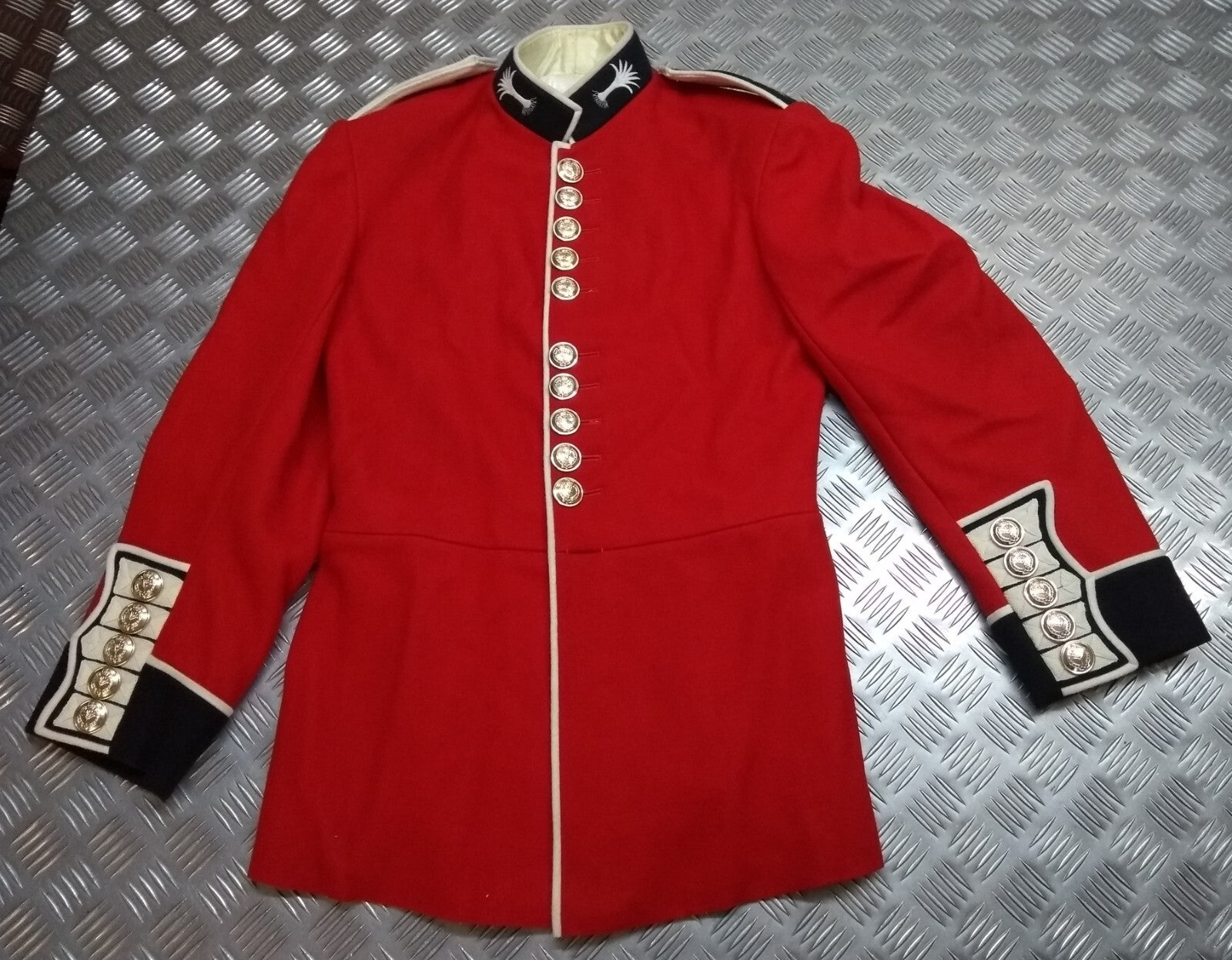 Welsh Guards Red Tunic Ceremonial British Army RHQ 1st Battalion Cymru am Byth