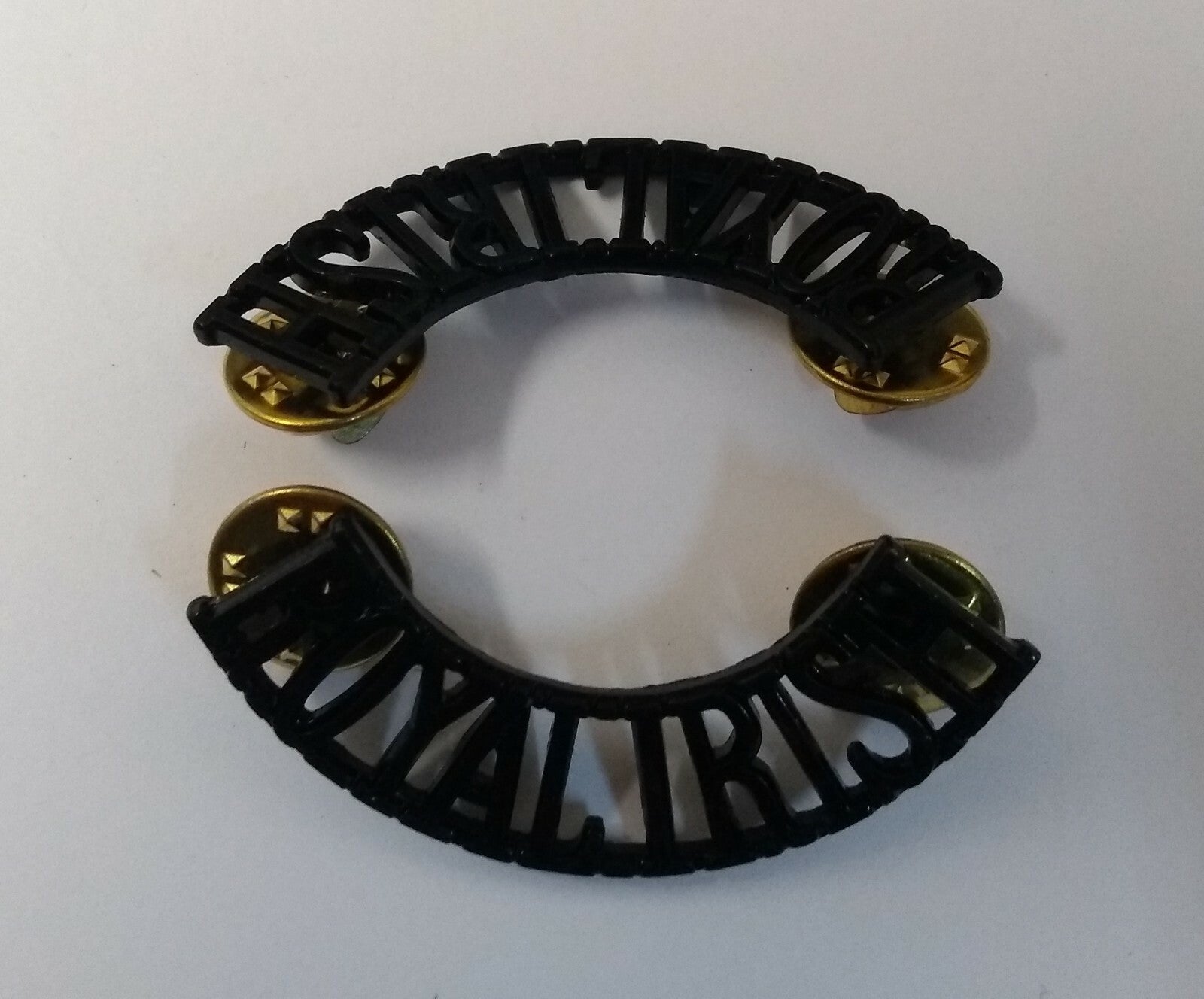 Genuine British The Royal Irish Regiment Shoulder Title Badges- NEW