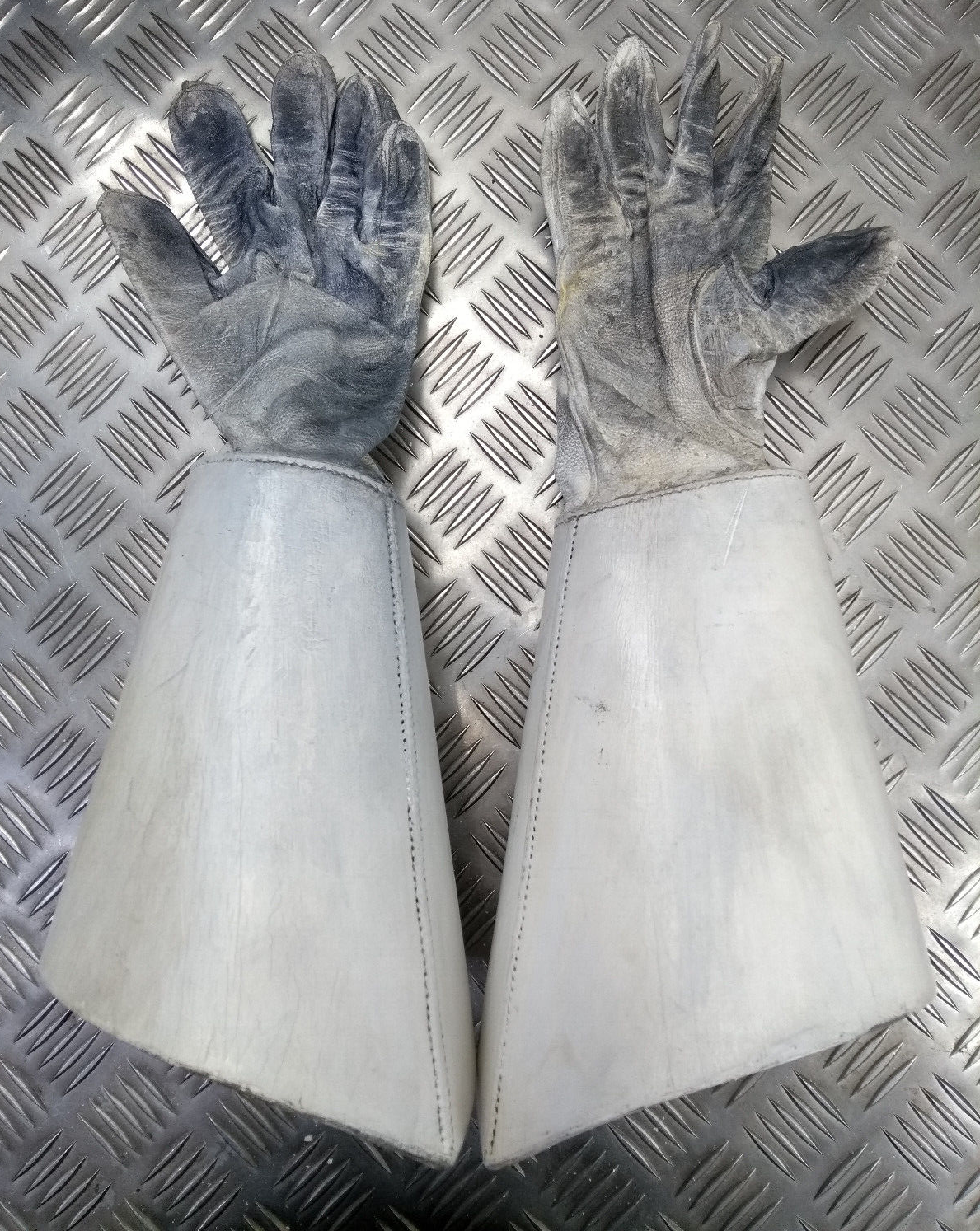 British Army Household Cavalry White Leather Gauntlet Parade Gloves Size 9.5