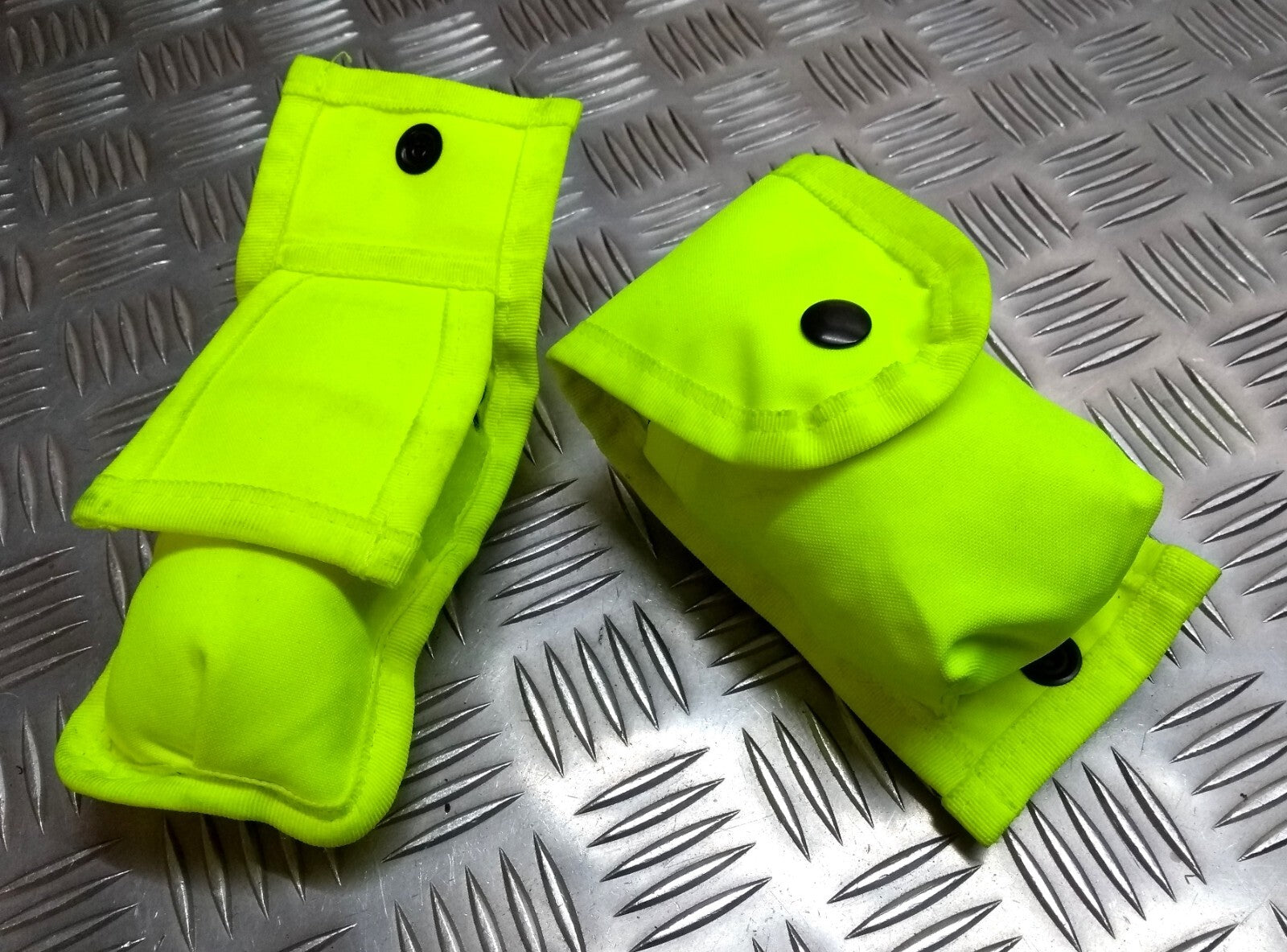 Aegis Pouch Set 2 PC Hi Viz Molle Vest Accessory Pouches Twist Click Interlock