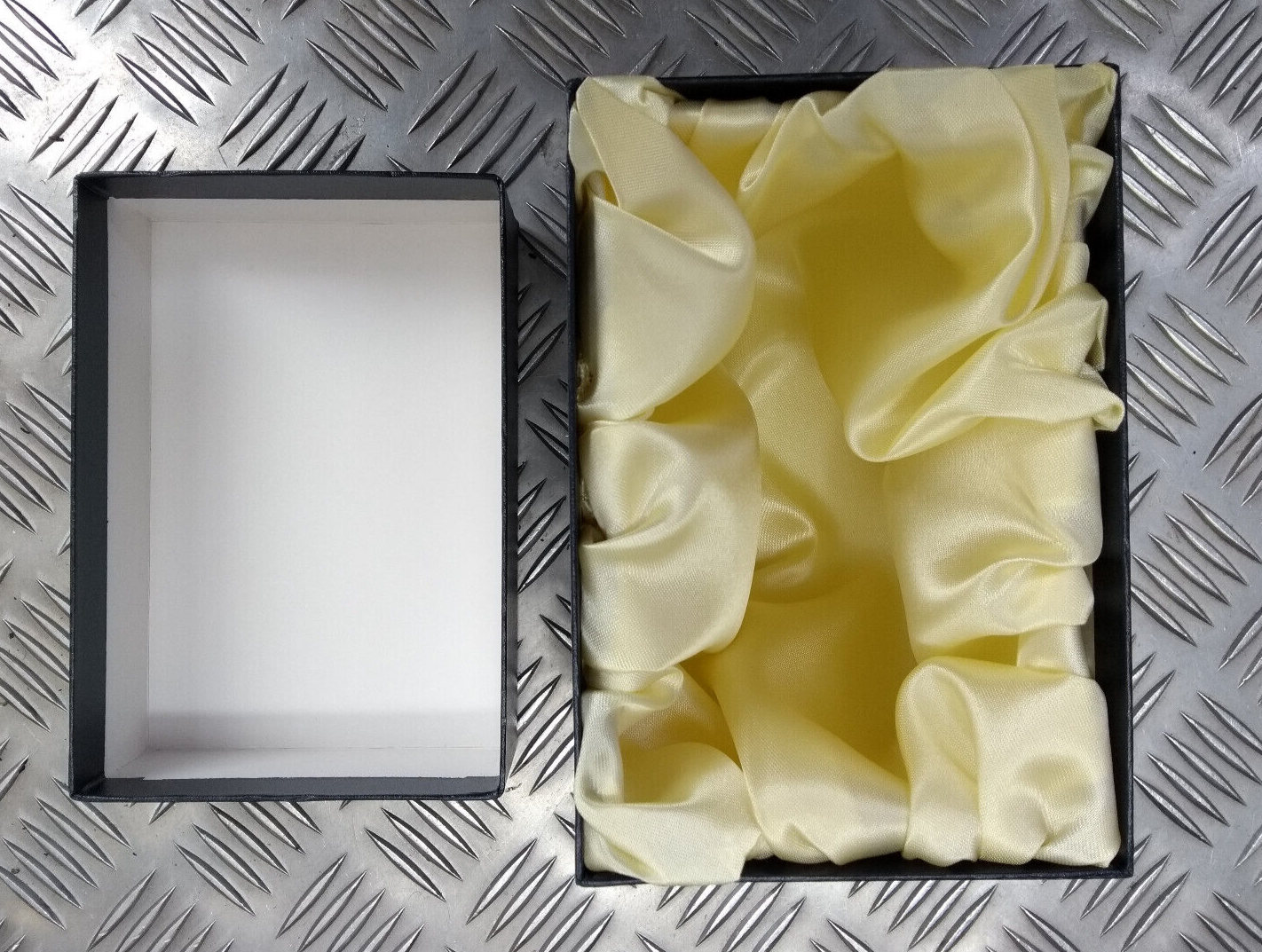 Dark Blue Gift / Storage Boxes with Cream Canvas Lining & Removable Lid x4