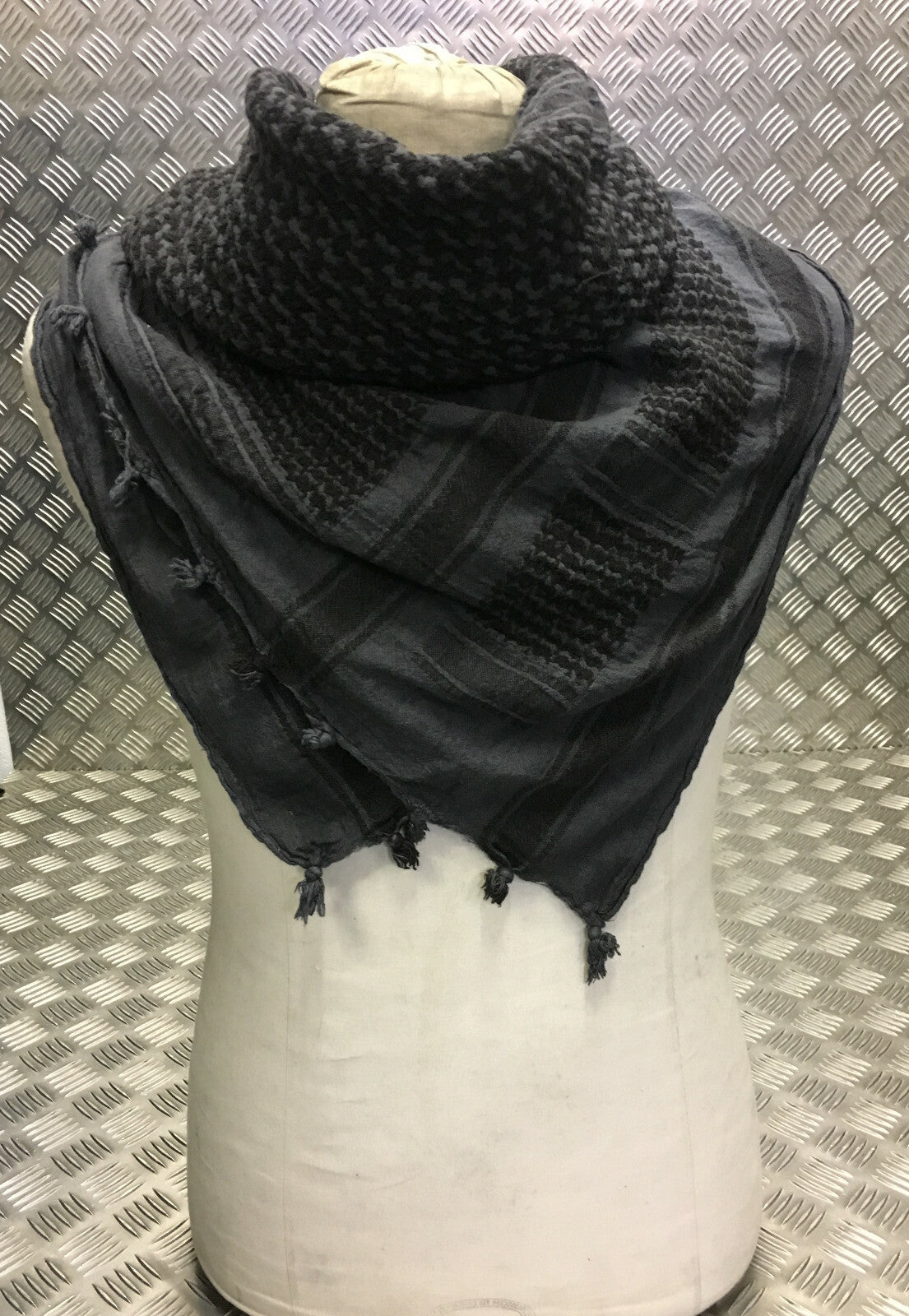 100% Cotton Shemagh / Arab Scarf / Pashmina / Wrap/Sarong Subdued Grey/Black NEW