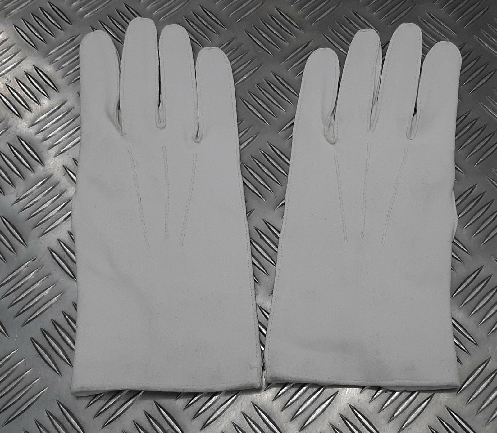 Deerskin Gloves 3 Dart Leather Made in Britain New old Stock Size 9