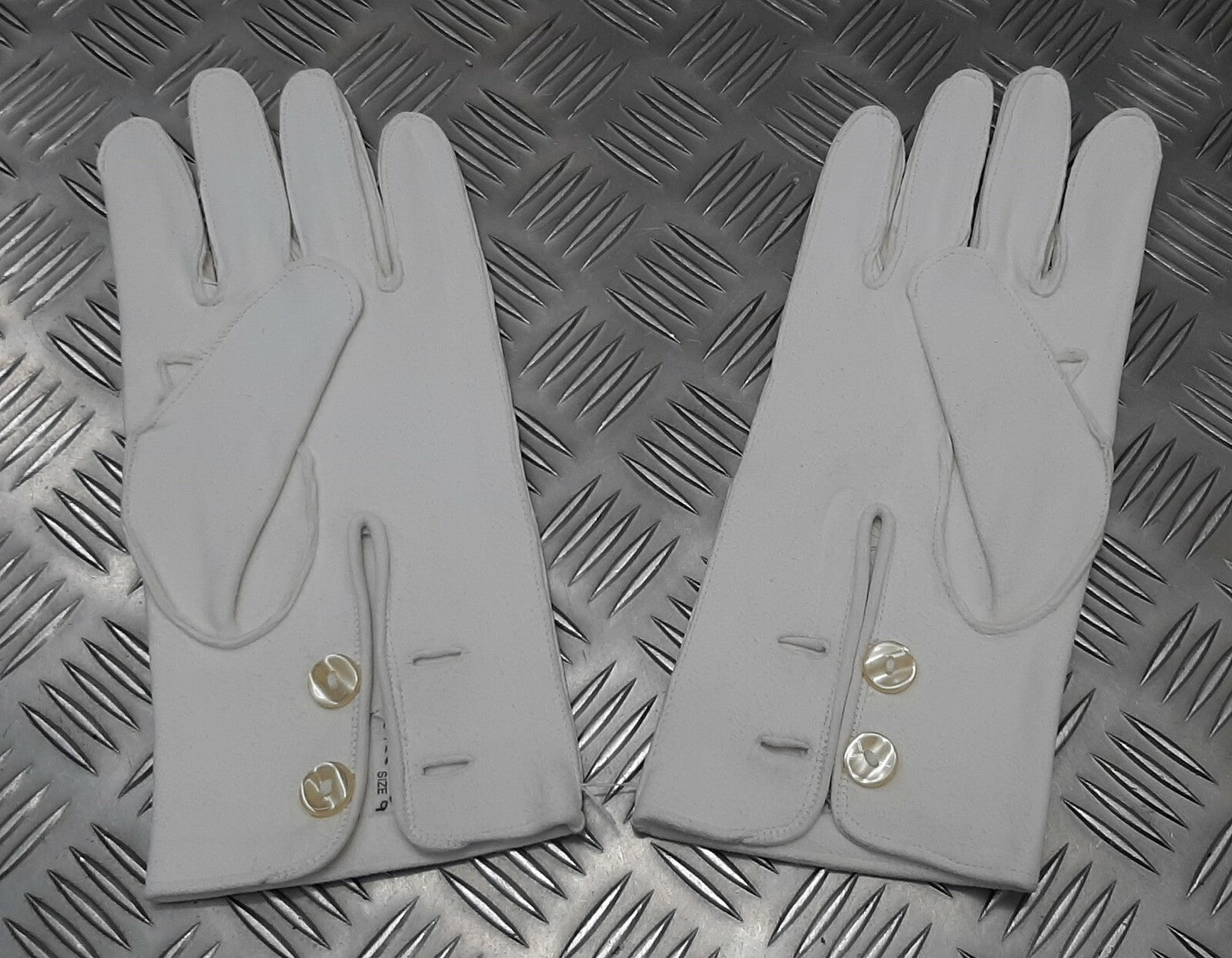Deerskin Gloves 3 Dart Leather Made in Britain New old Stock Size 9