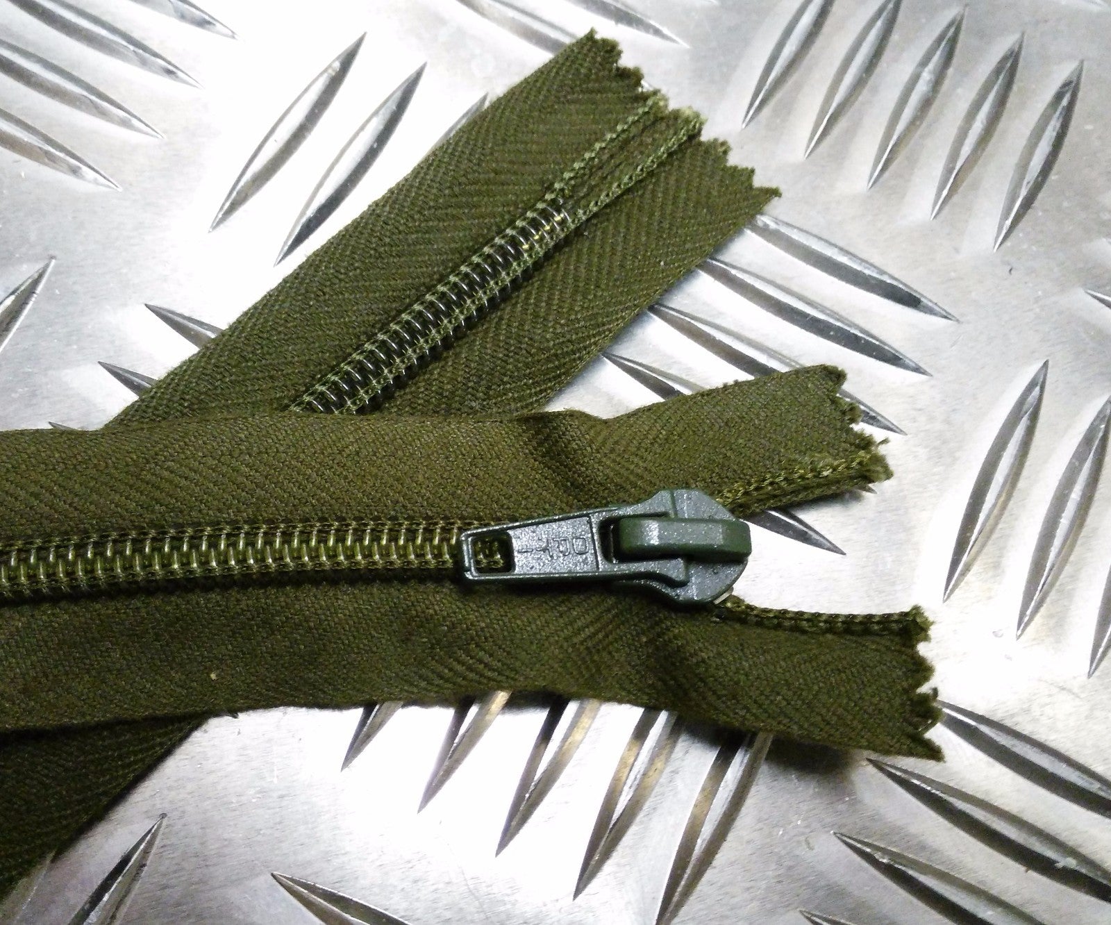 Genuine British X2 OPTI 8" Closed End Green Zip / Zipper H Duty ZPM39