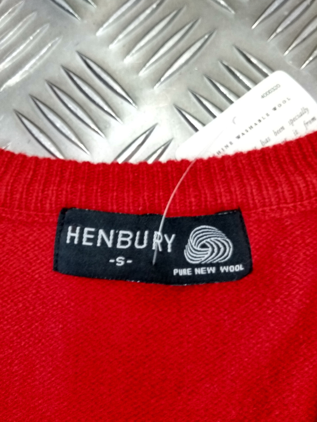 Henbury Red V-Neck Jumper 100% Pure New Wool Size Small 42" - NEW