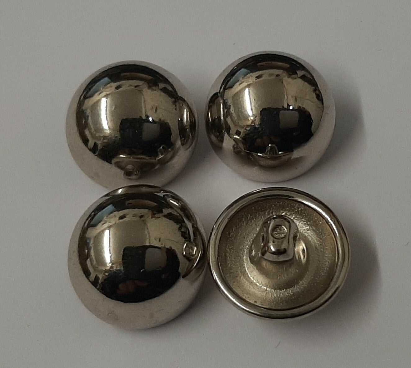 Vintage Buttons Half Dome Ring Back Silver Coloured 22L Hi Sheen X4 ASBT305