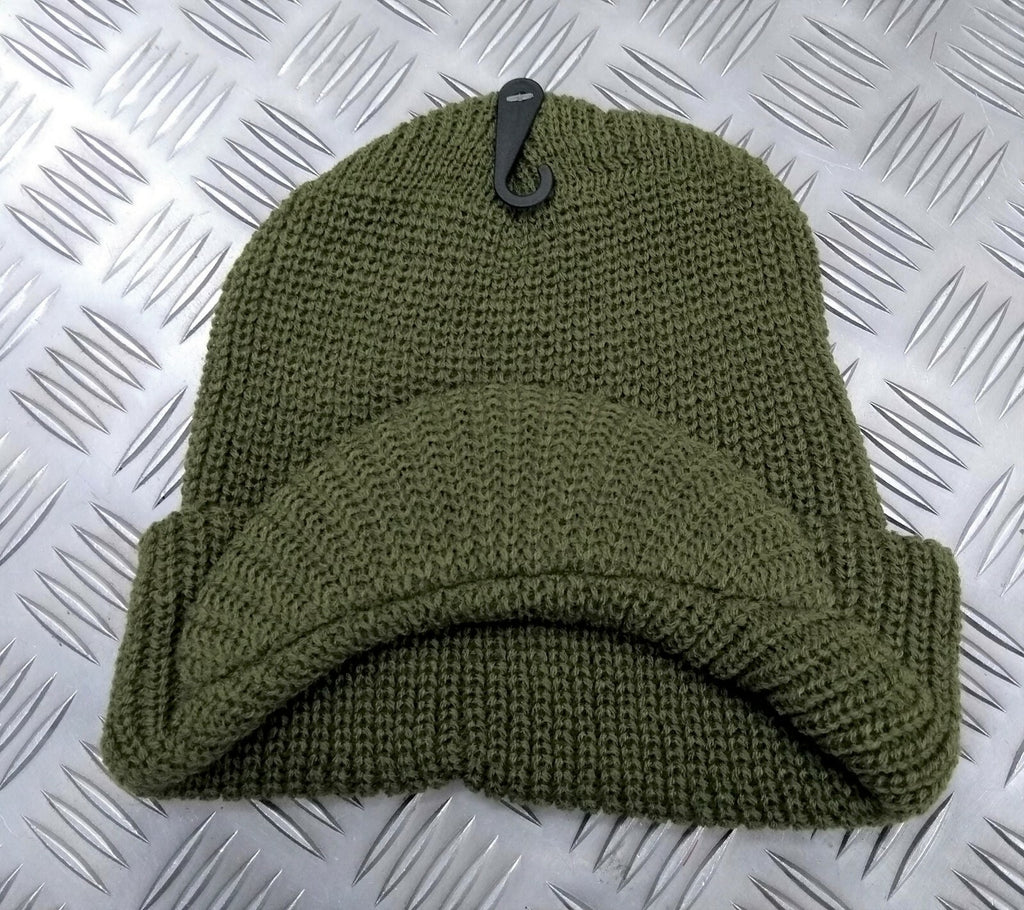 Green Peak / Peaked Beanie Hat / Radar Cap - One size - BRAND NEW