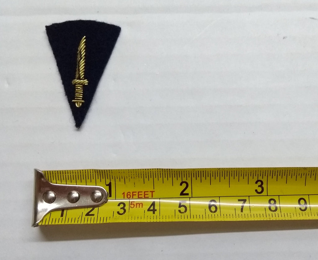 Mess Kit Badge Commando Dagger on Navy British Hand Embroidered Para Arm Patch