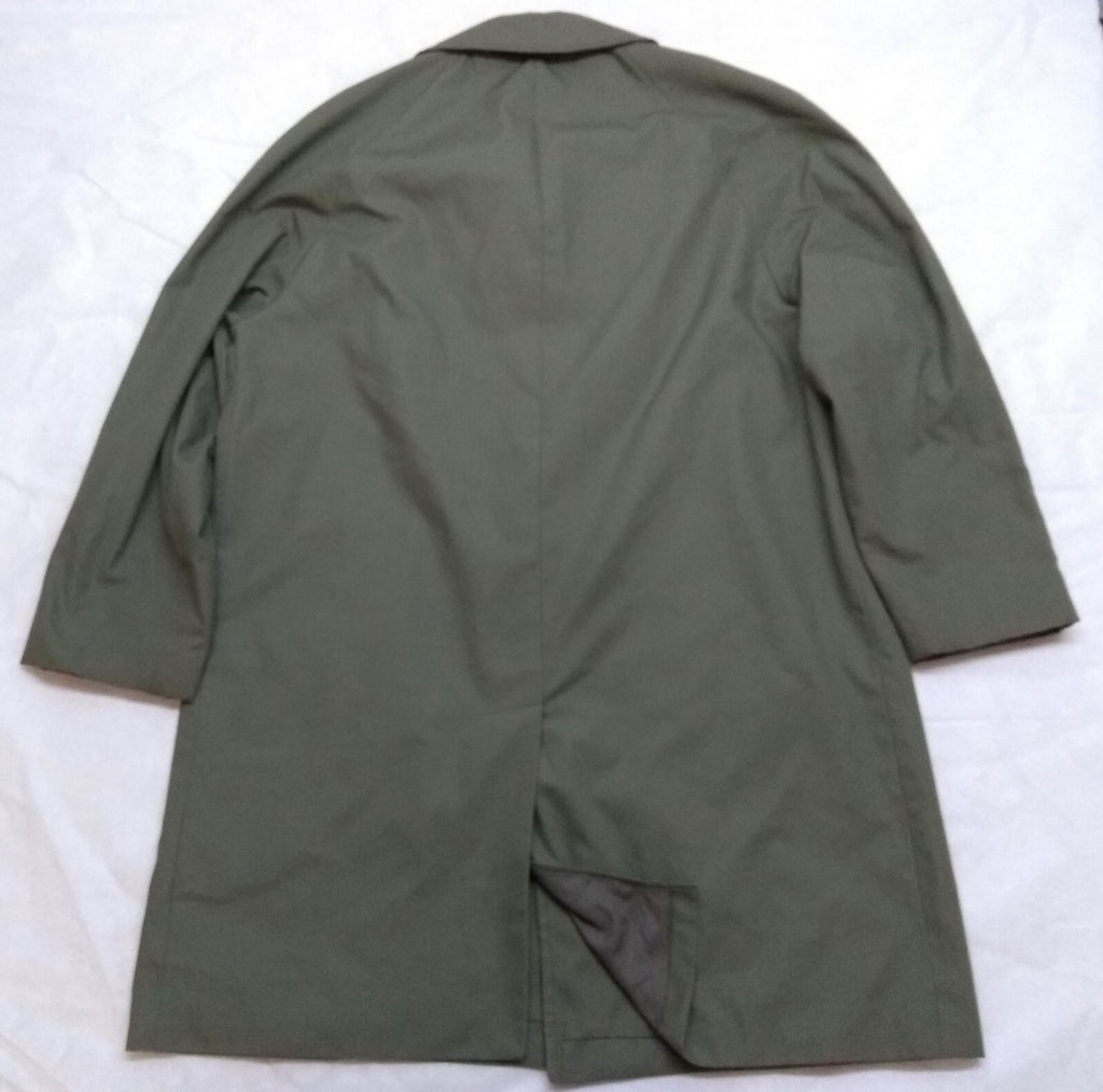 Single Breasted Raincoat British R.M Mid Green Lightweight Tropical Rain Mac