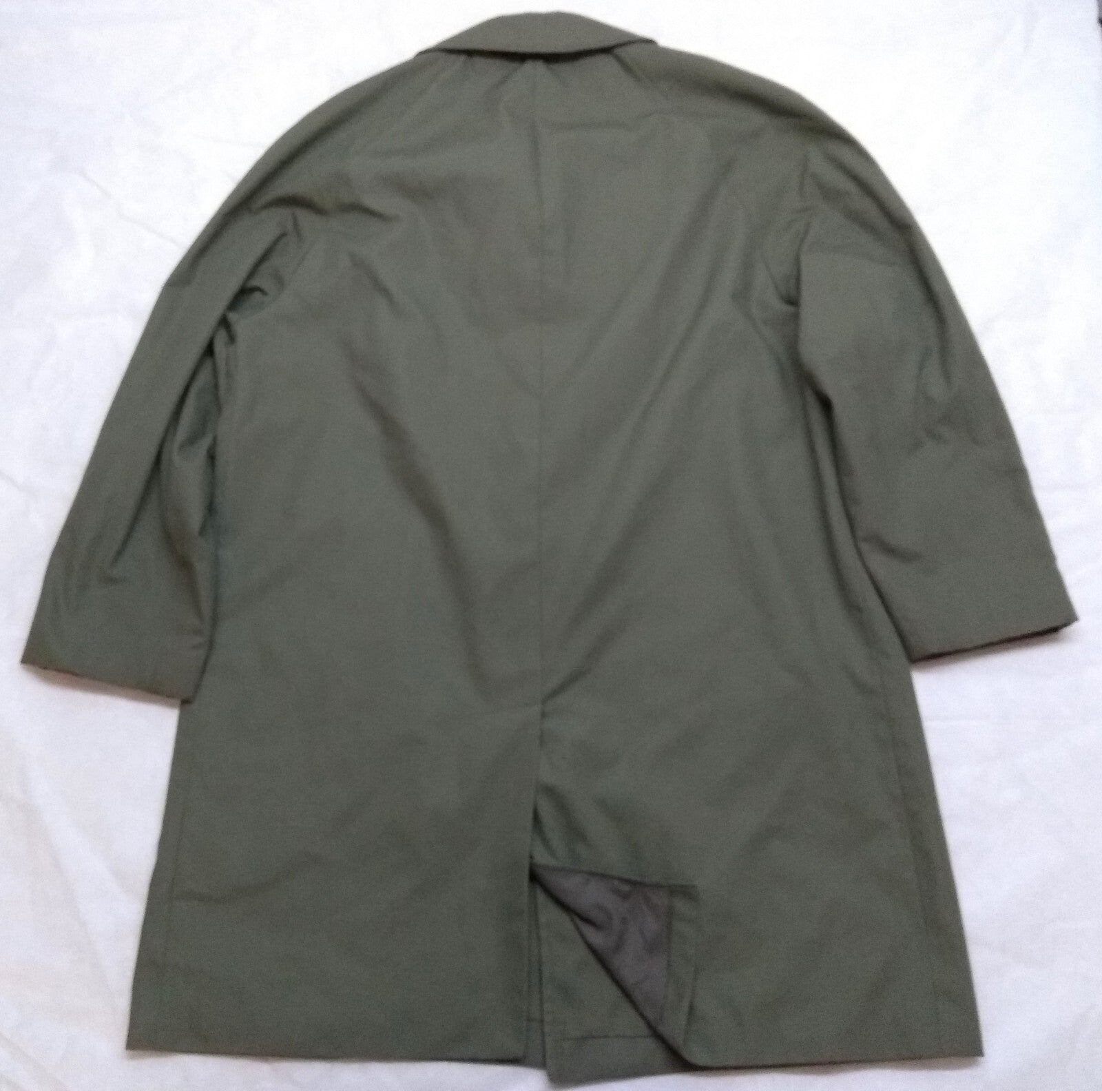 Single Breasted Raincoat British R.M Mid Green Lightweight Tropical Rain Mac