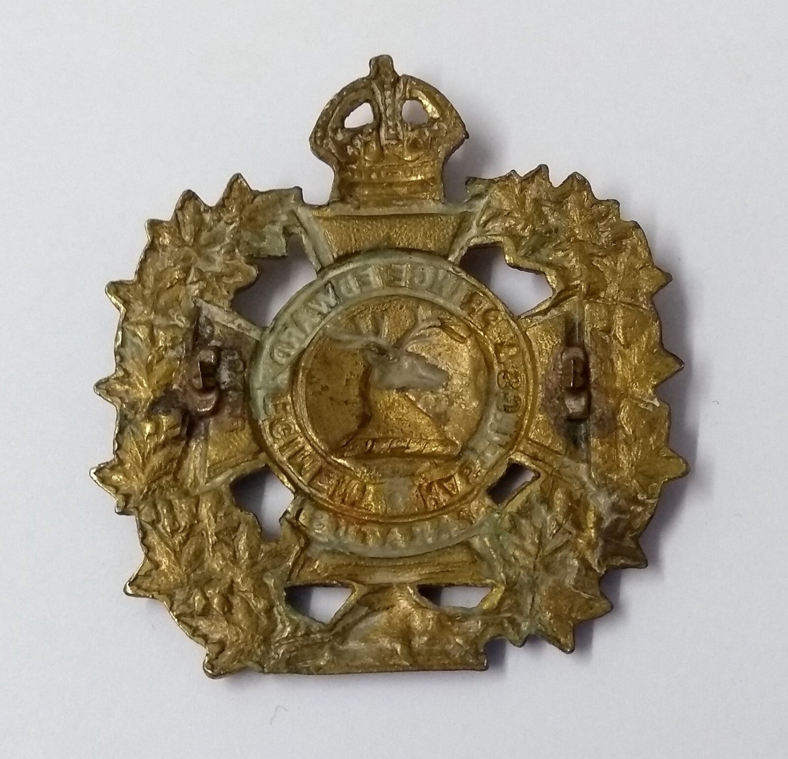 Vintage Kings Crown Hastings Prince Edward Regiment Insignia Metal Badge