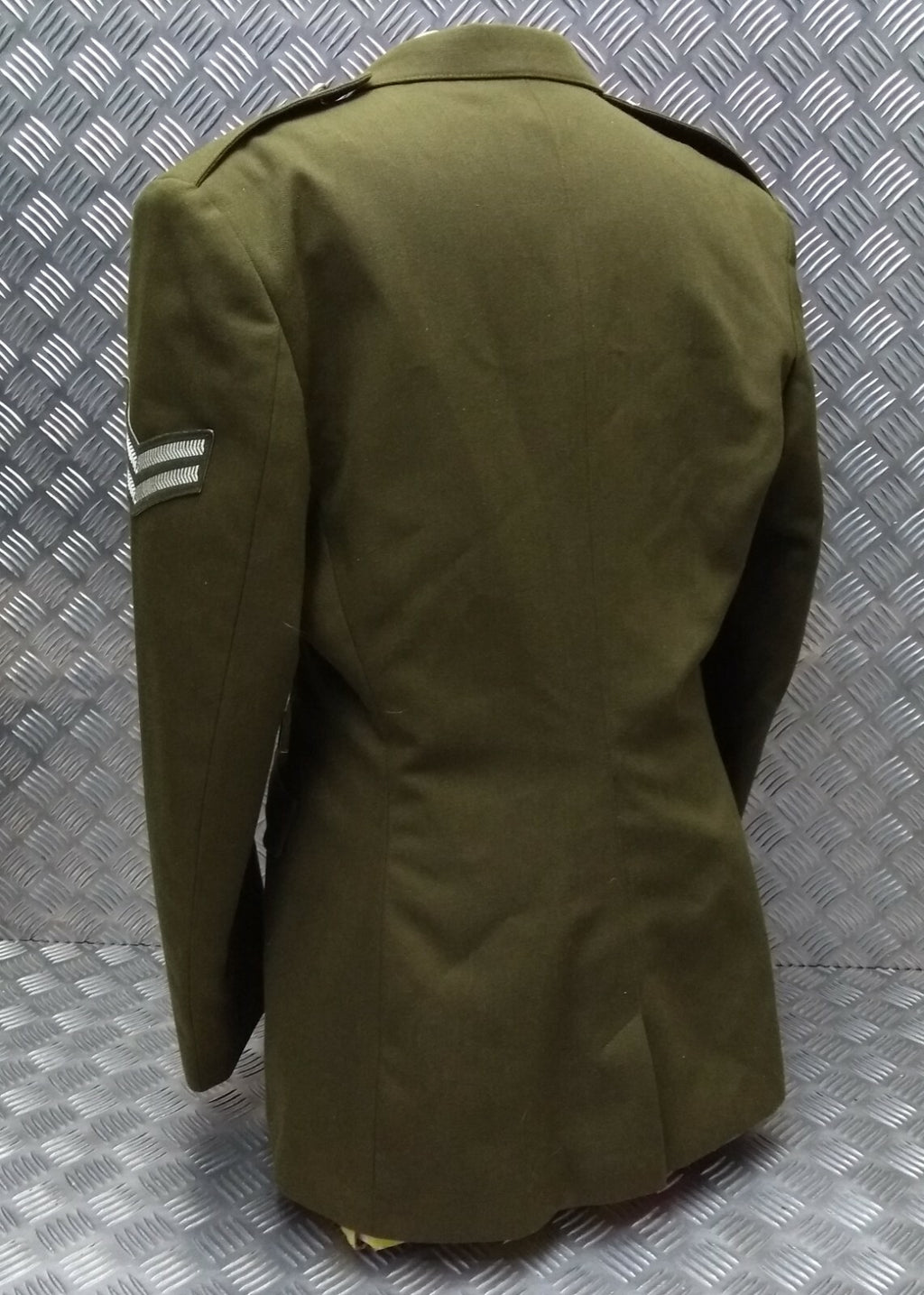 British Army No2 REME Regiment Dress Jacket Fully Buttoned With Insignia Patches EBYT989