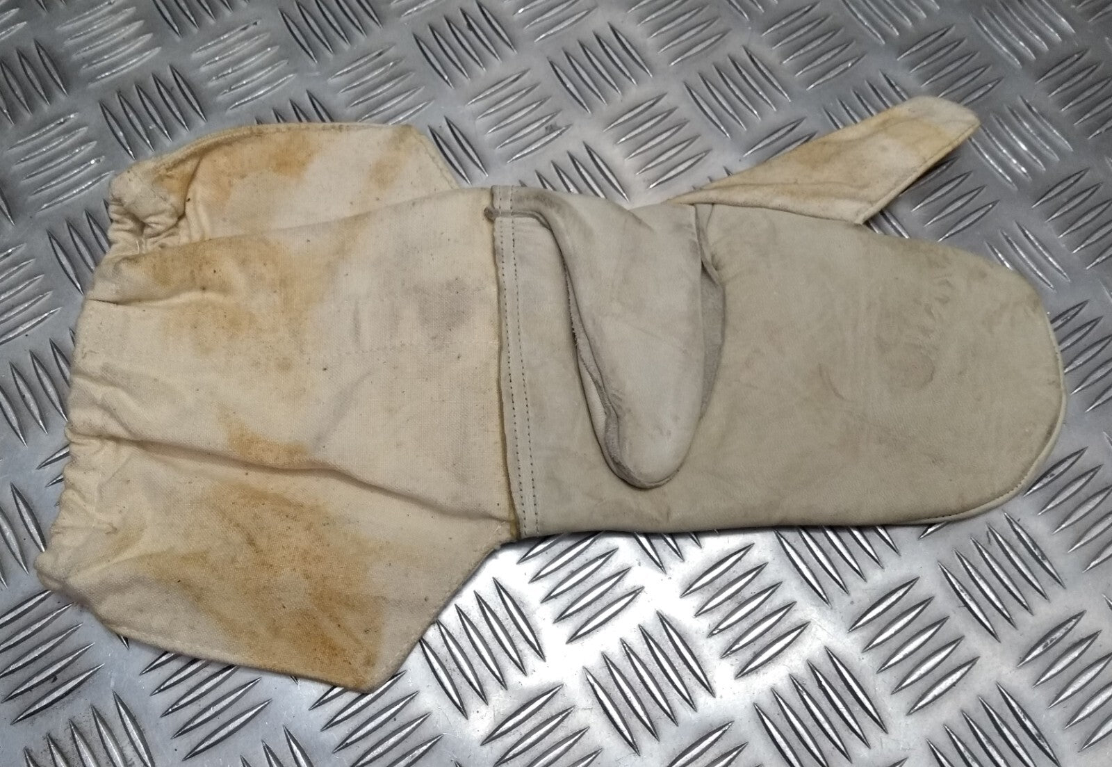 Vintage Arctic Mitts British Army issue Canvas & Chrome Leather & Trigger Finger