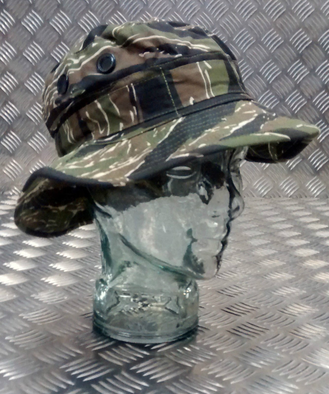 Military Style Special Forces Boonie Hat / Bush Hat Short Brim Tiger Camo - NEW