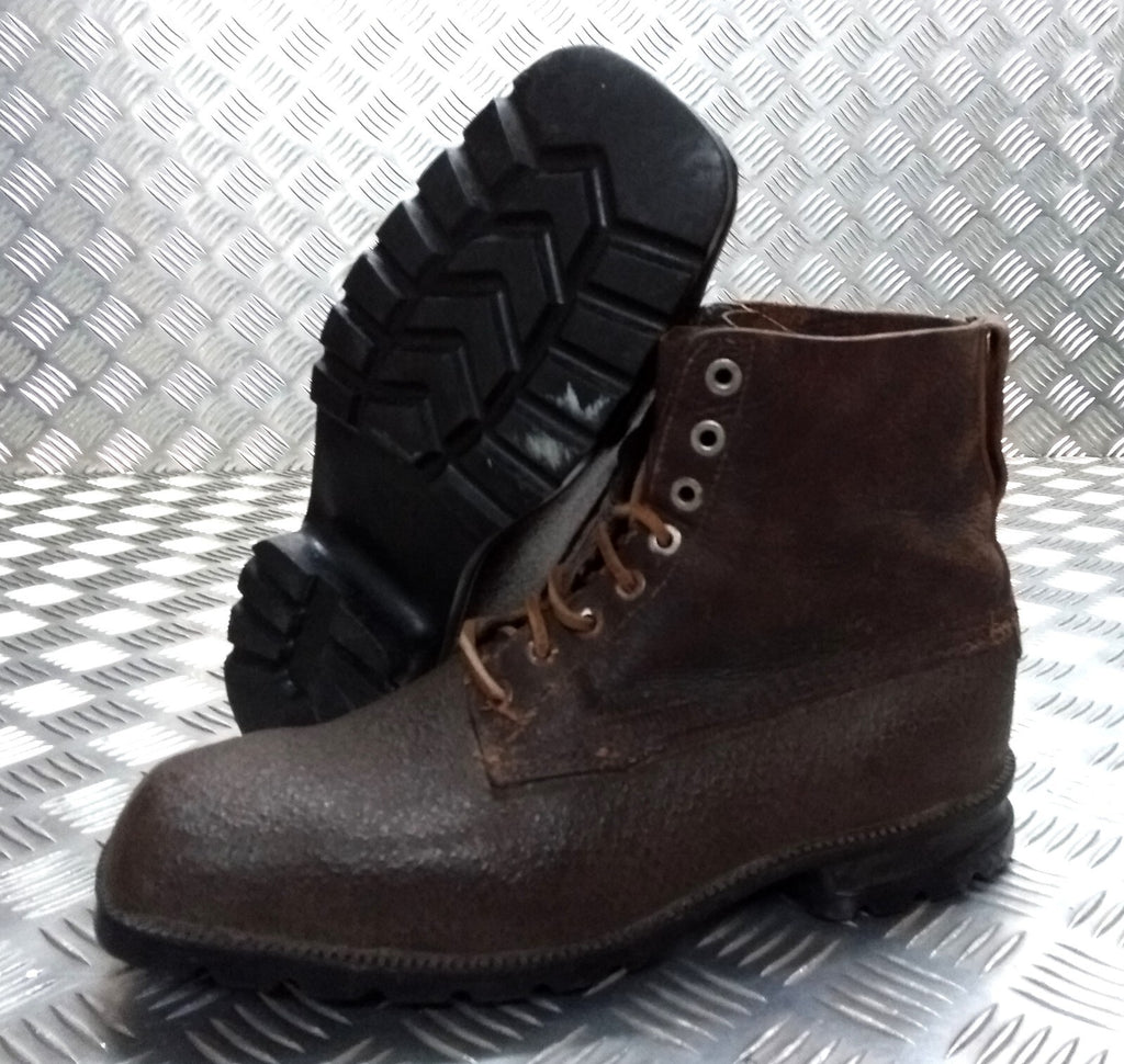 Vintage Brown Boots 1940s Pattern With 1960s Rubber Tread Sole 8 Eyelet Size 44