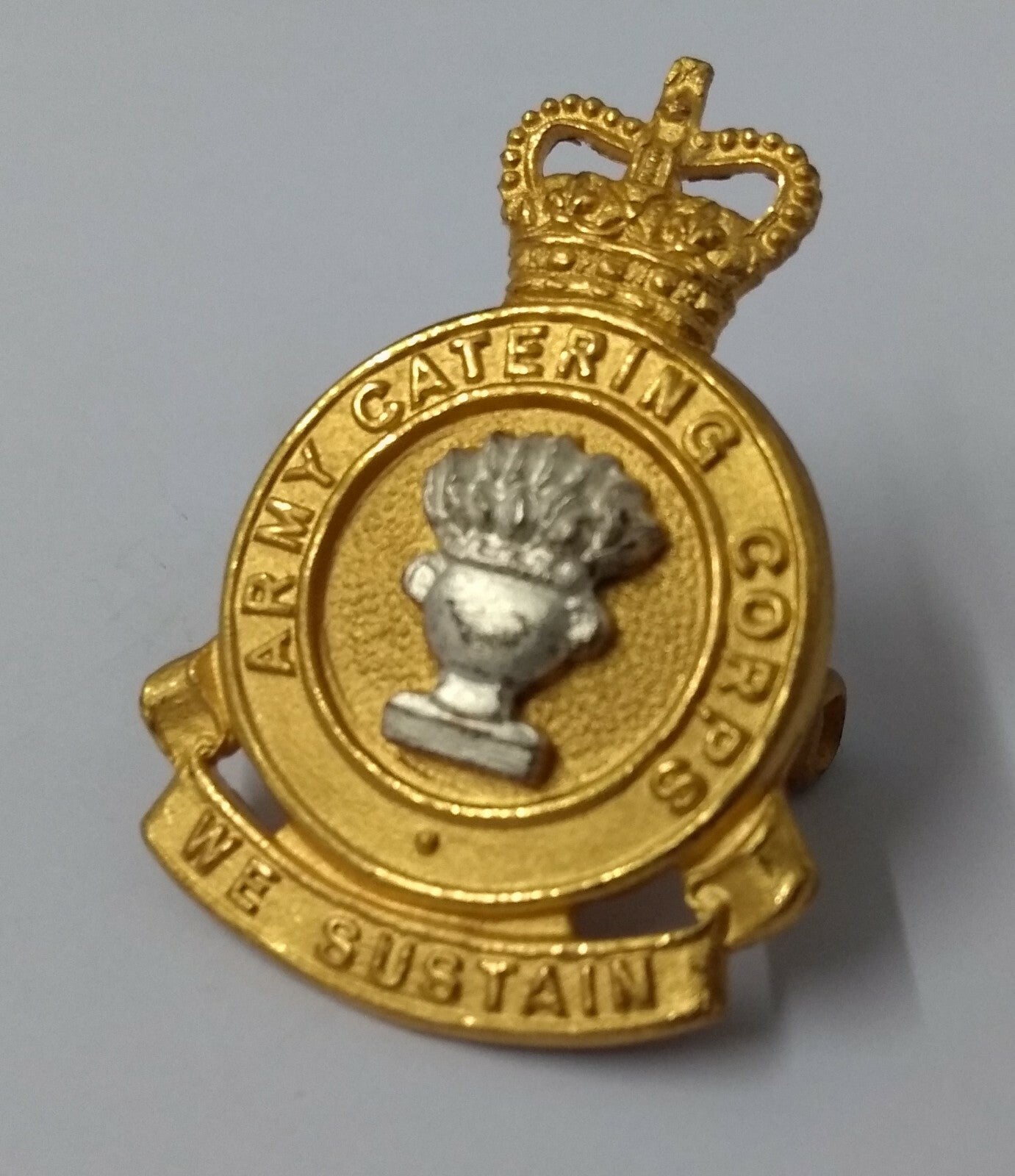 Vintage Hat Badge British Army Issue Army Catering Corps Old Pattern