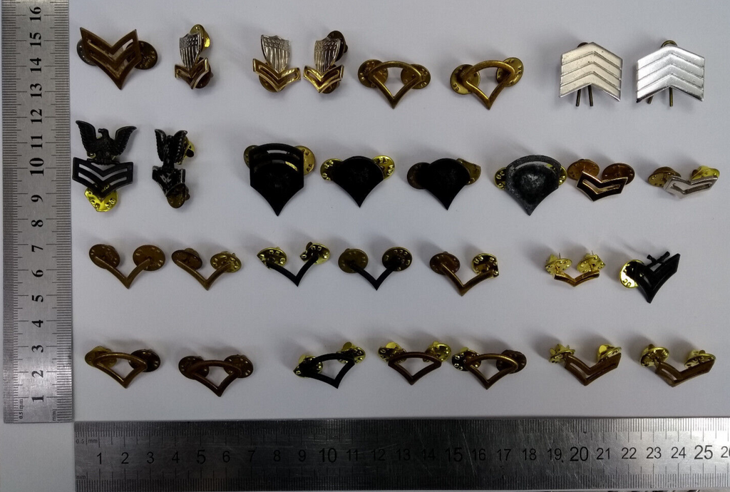 US & Other Metal Badges / Pins / Bars / Chevrons / Ranks x30 Assorted Joblot