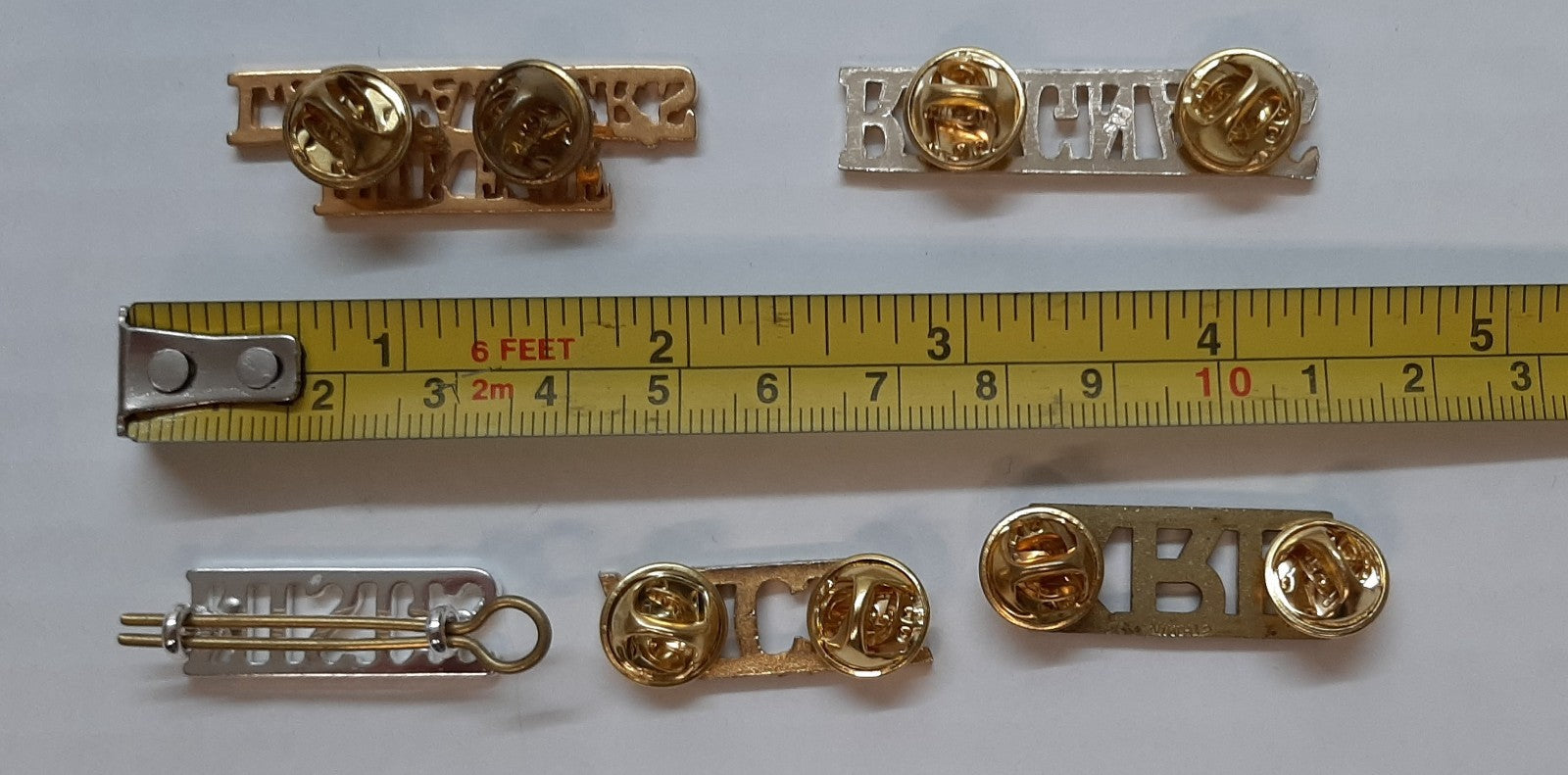 Assorted British Badges Various Regimental Insignia 1 Lot of 5 Badges