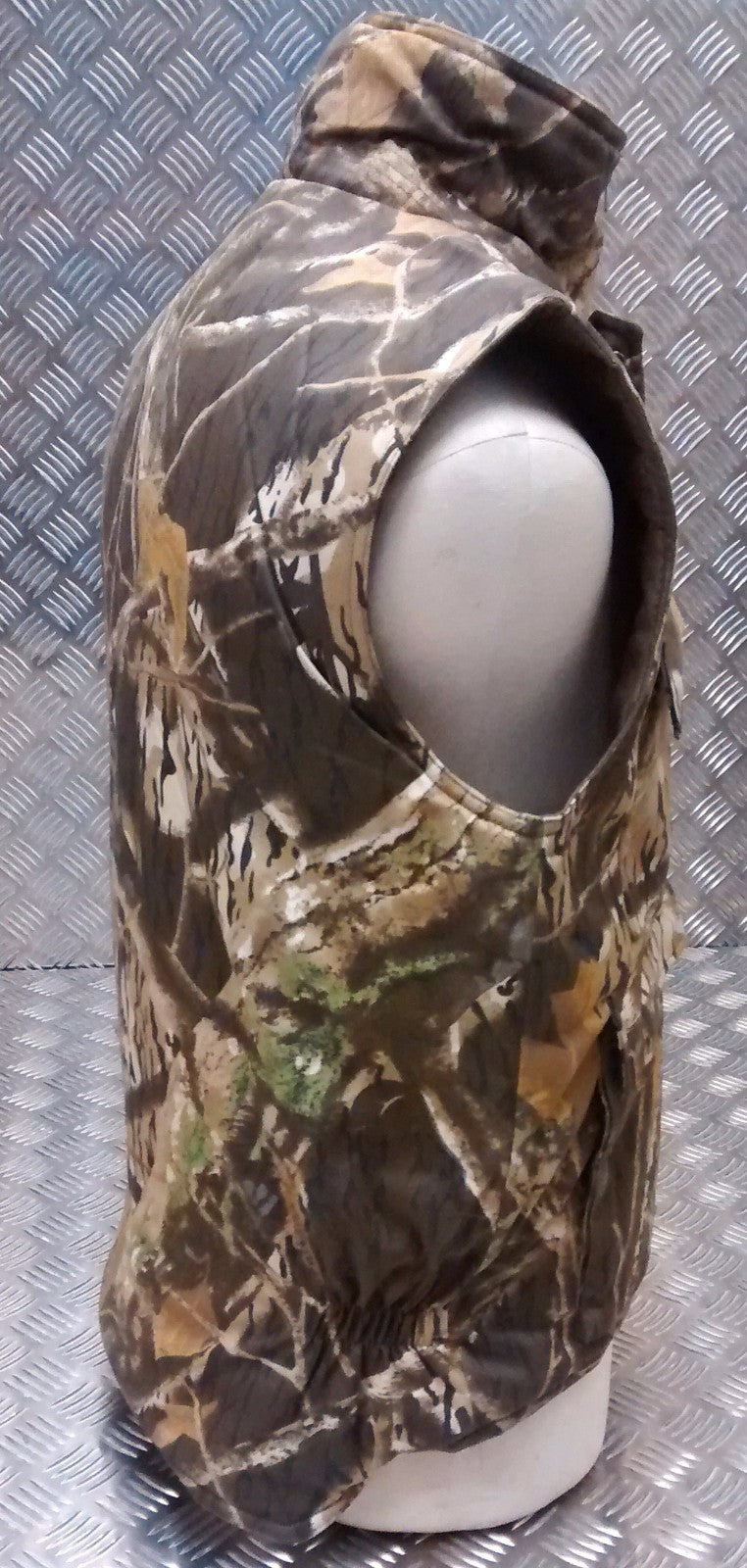 Hunters Action Vest Tree Camo Tactical Fishing Body Warmer - NEW