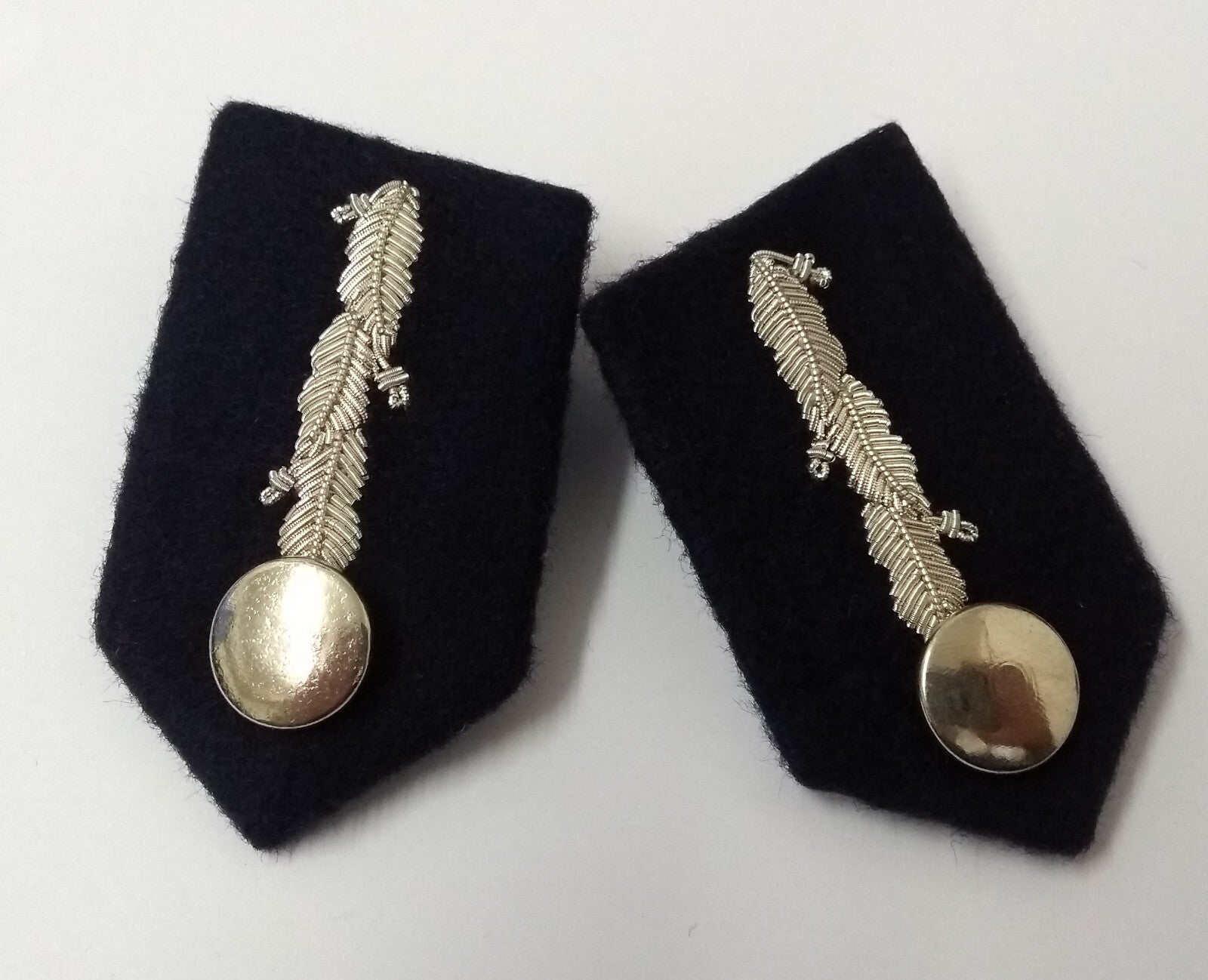 Black Gorgets Collar Tabs With Silver Leaf Insignia Plain Buttons & Clip Backs
