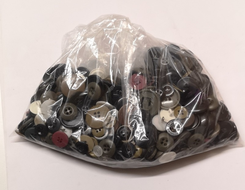 Vintage Style Unsorted Mixed Styles, Sizes & Colours Buttons 500g Lot#28