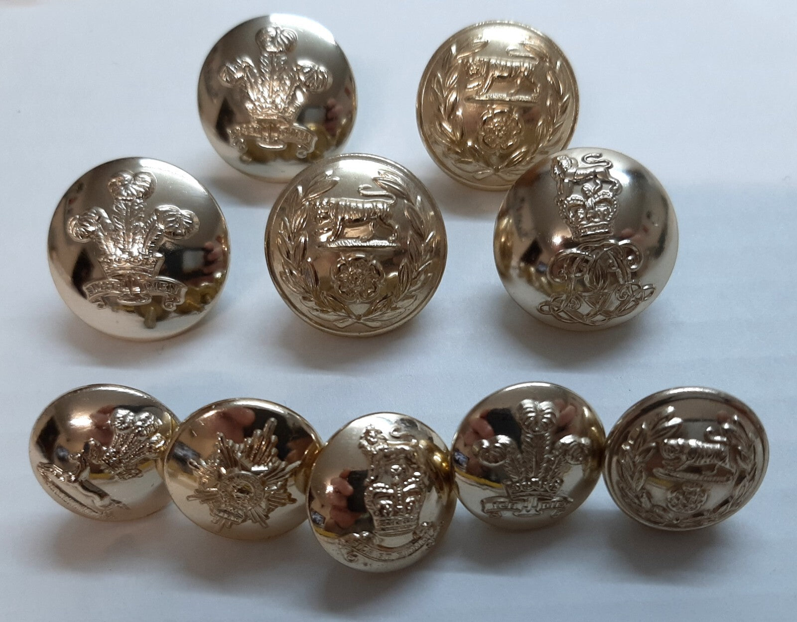 Assorted British Army Regimental Insignia Buttons Medium and Large Sizes X10