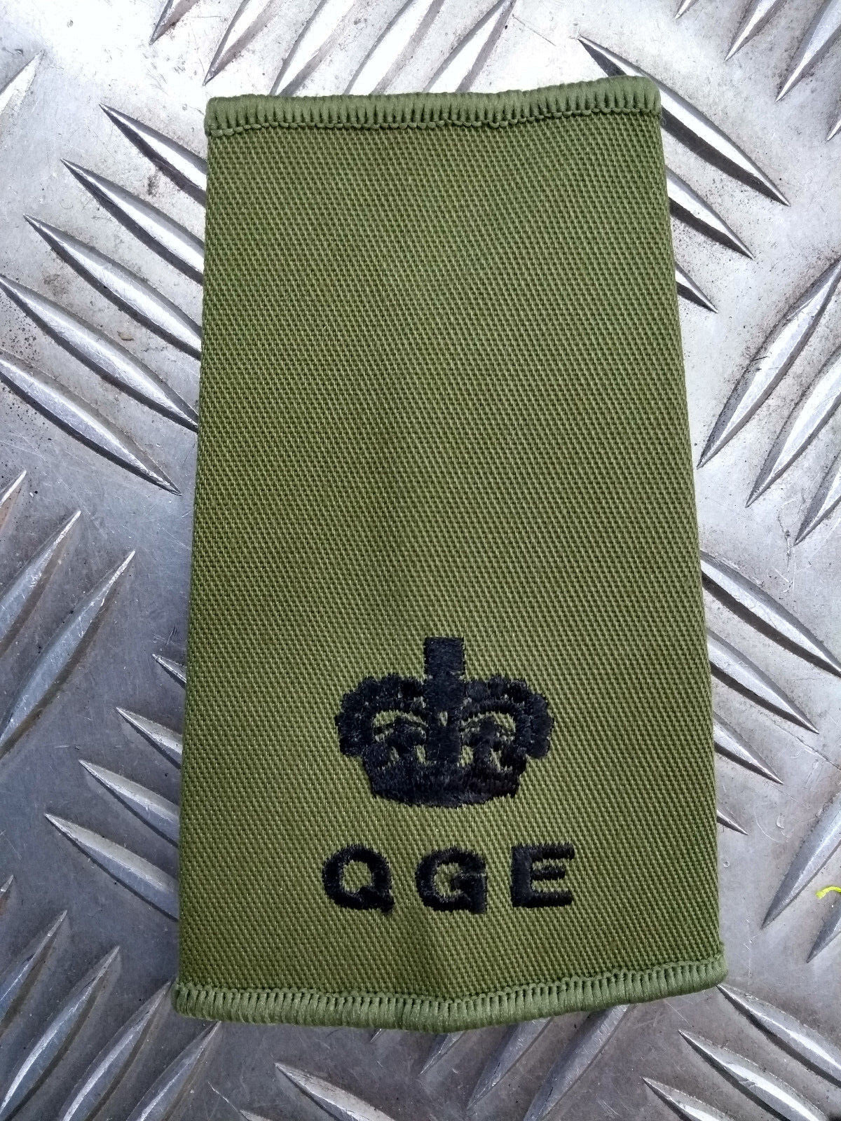 Queen's Gurkha Engineers QGE OD Green Major Rank Slide Epaulette - NEW
