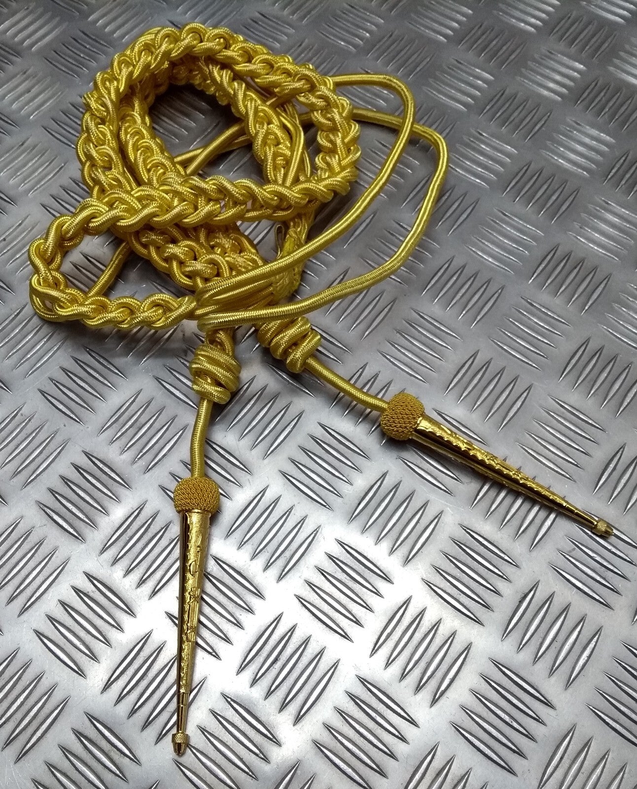 Bahrain Ceremonial Aiguillette Officers Lanyard Metallic Gold Insignia Tip Ends