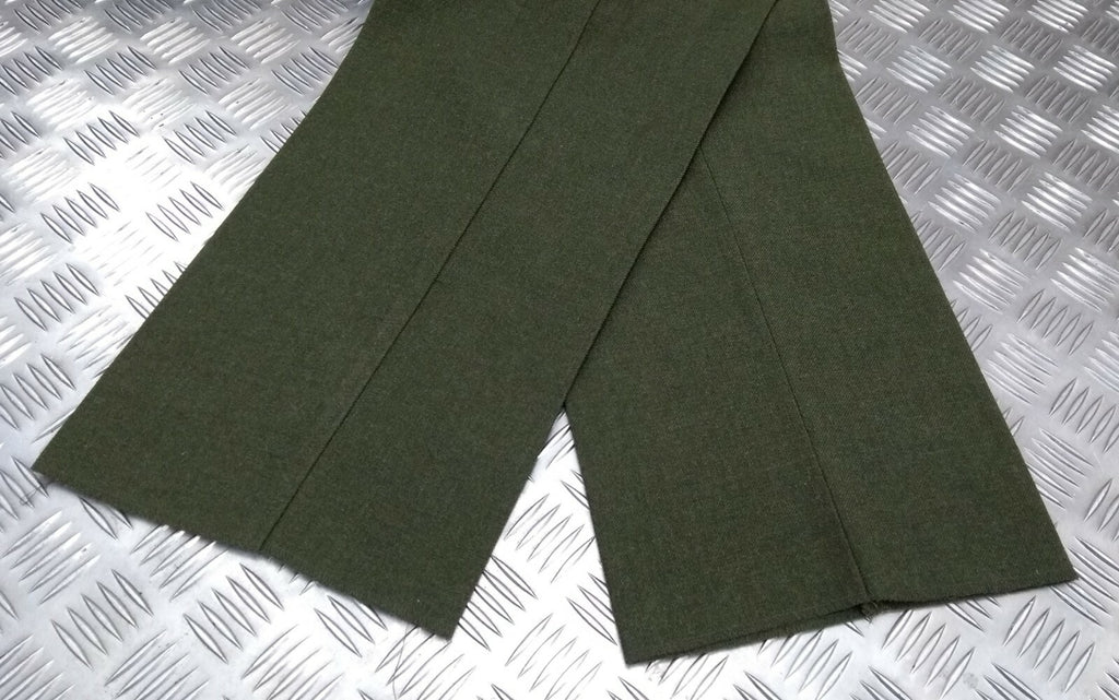 Style product Sample Dress Barrack Dress Green Trousers