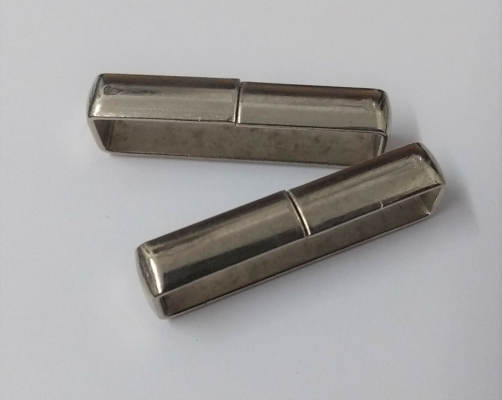 Genuine British Hi Sheen Chrome 1 1/4" Cross Strap Keepers x 2 NEW