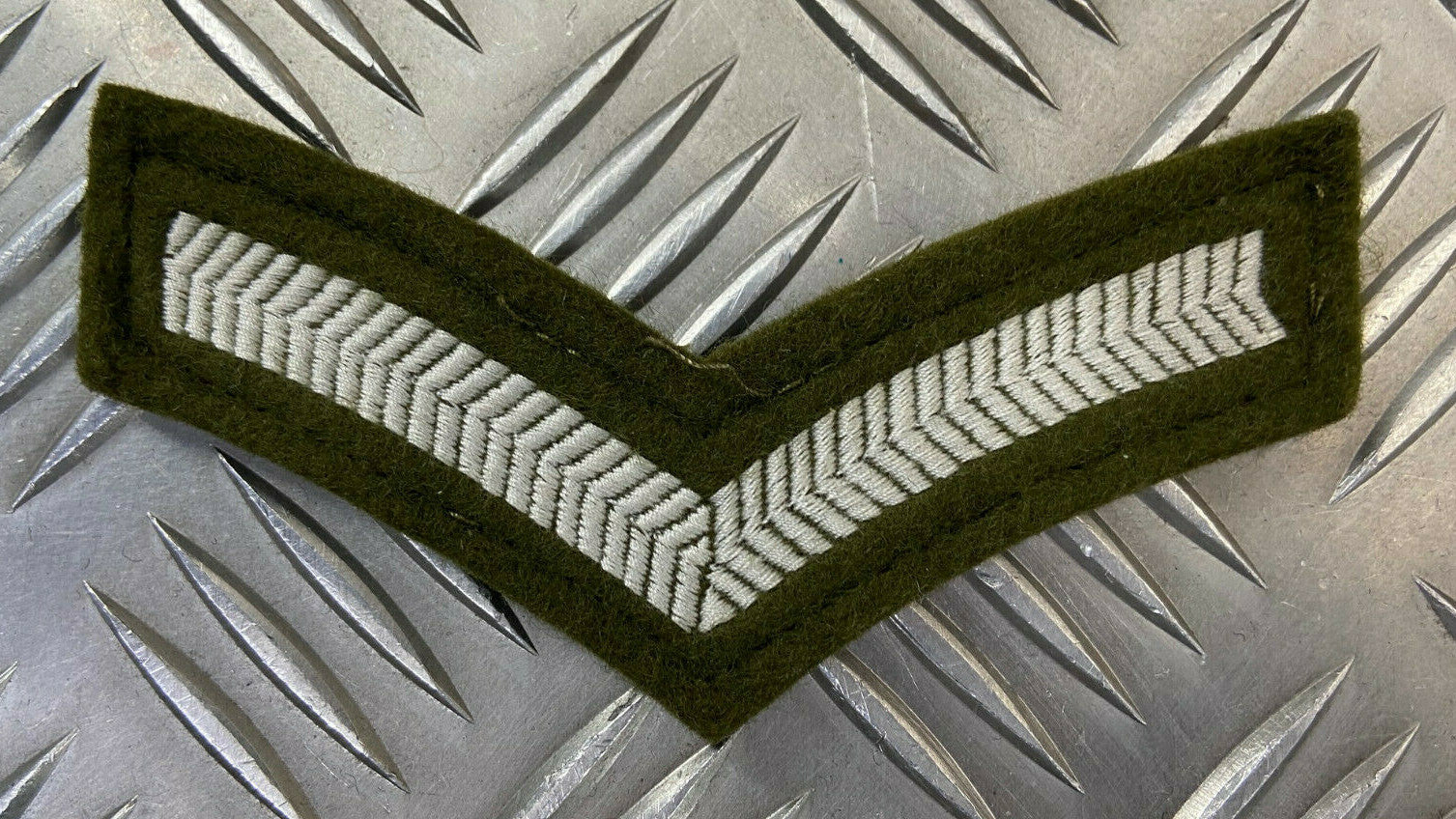 Genuine British Army No2 Lance Corporal Stripes, Chevrons, Badge & Patch G1
