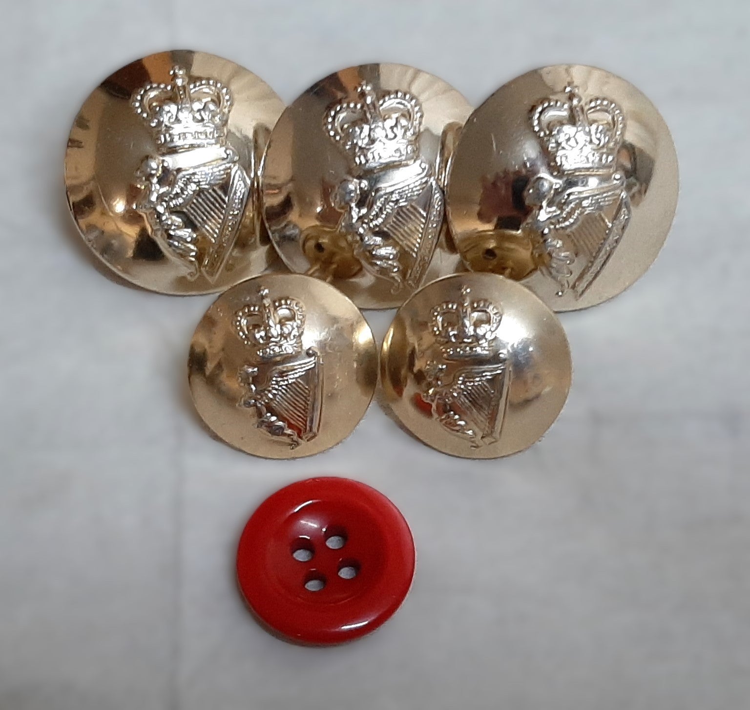 Irish Guards Red Tunic Buttons Genuine British Army Issue set of 29