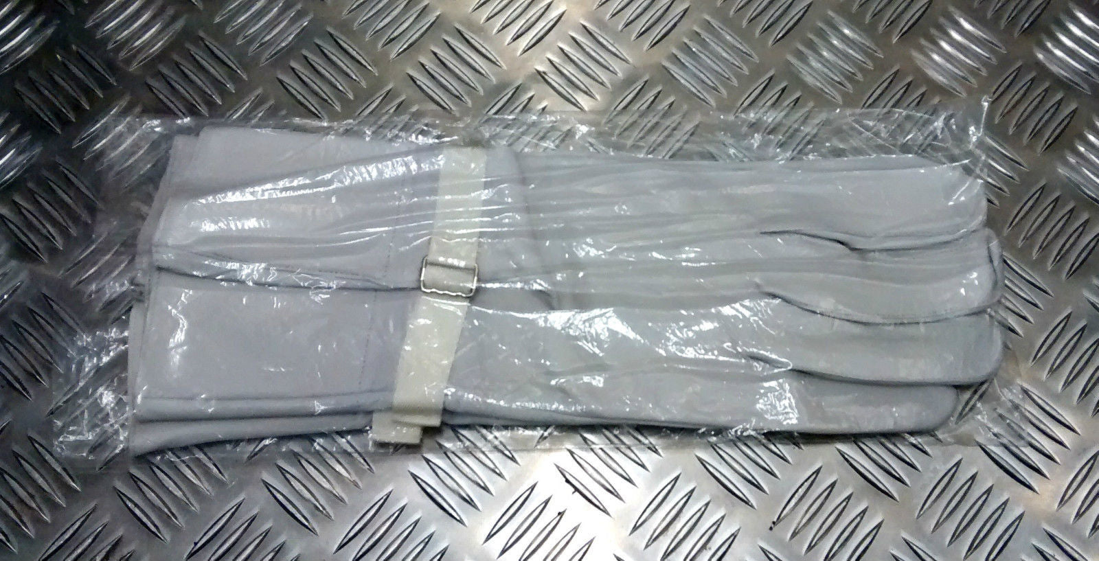 Genuine British Light Grey Leather Ceremonial Gauntlet Gloves- NEW