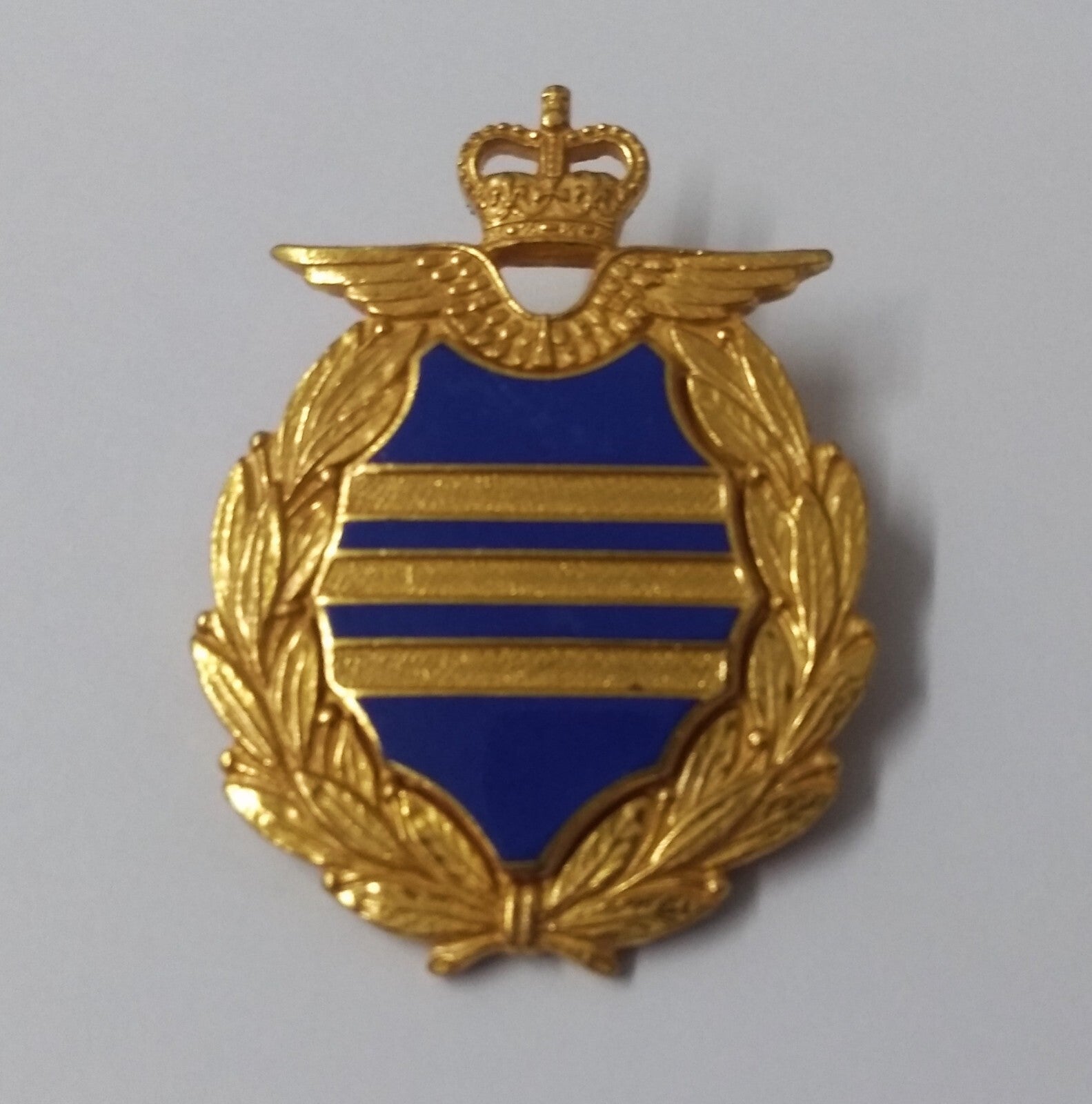Royal Air Force RAF WRAF Wing Commander Mess Dress Gilt Broach Shield Pin Badge
